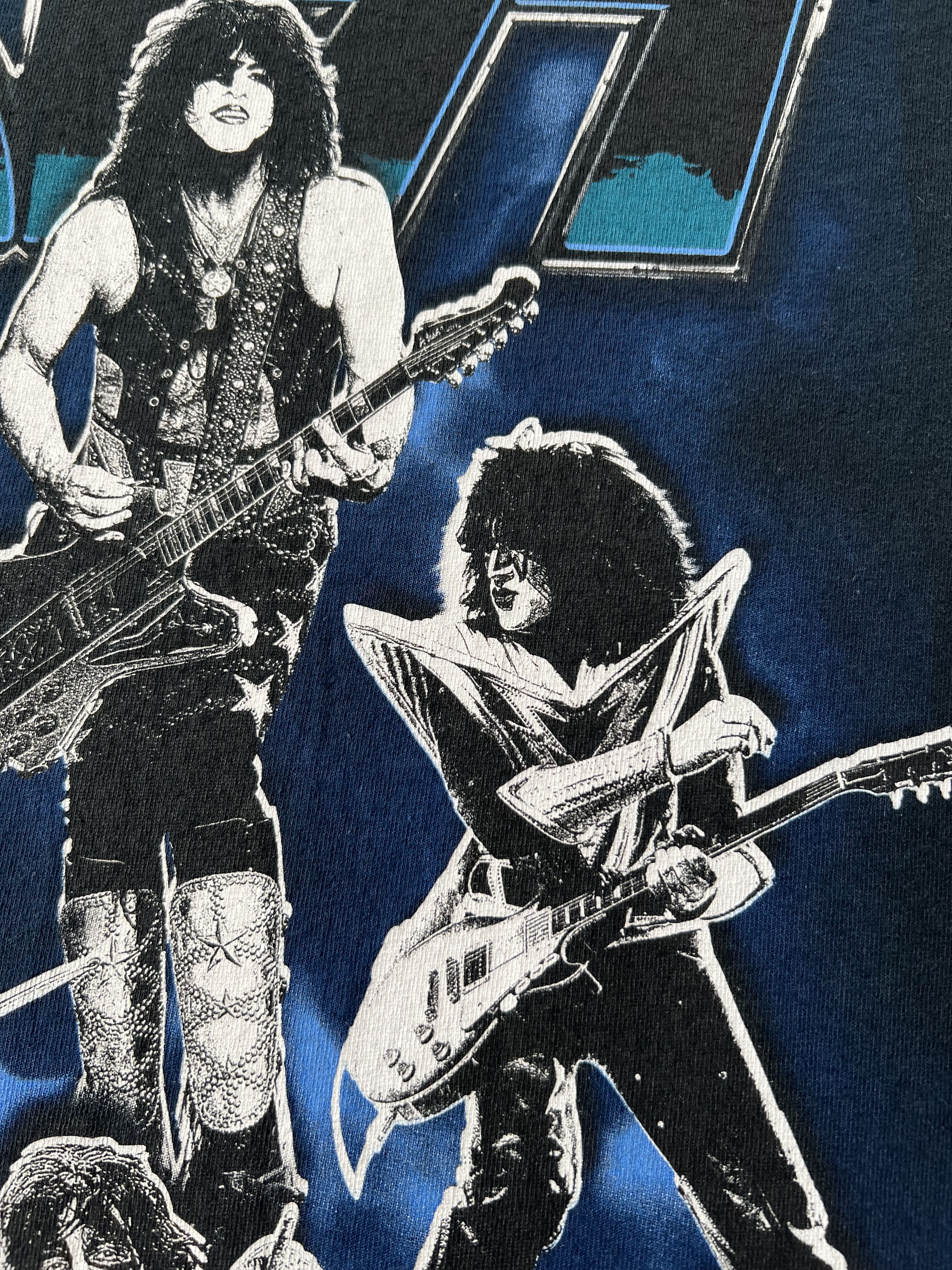 Band Tees Vintage 2015 Kiss Rock Band Tour Black T-shirt Size US S / EU 44-46 / 1 - 5 Thumbnail