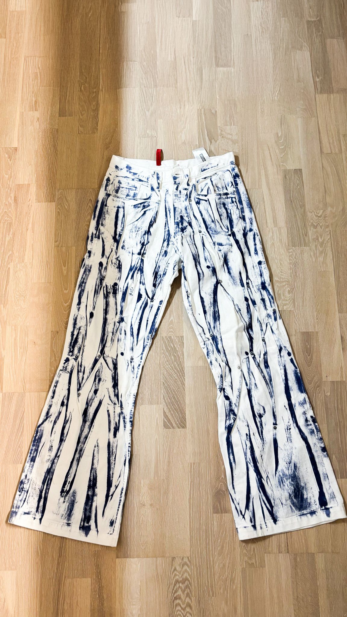 Kusikohc KUSIKOHC Denim Washed Relaxed-Fit Jeans 'White' Size US 30 / EU 46 - 1 Thumbnail