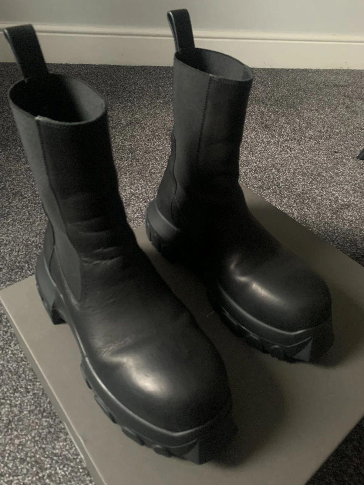 Rick Owens Rick Owens Beatle Tractor Nubuck Chelsea boots MENS EU 41 Size US 8 / EU 41 - 2 Thumbnail