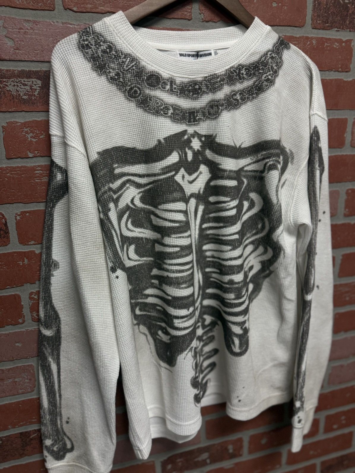 Vale Valley Long Sleeve Bone Tee Shirt Size L (New) Size US L / EU 52-54 / 3 - 4 Thumbnail