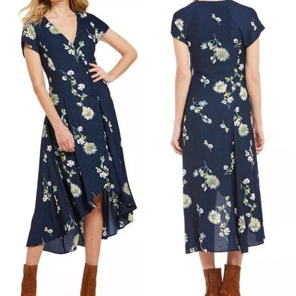 Free People Free People Blue Lost In You Cottage Floral Midi Dress Size XS / US 0-2 / IT 36-38 - 1 Thumbnail