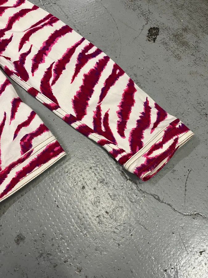 Dolce & Gabbana 2000s Dolce & Gabbana Tiger Stripes White & Fuschia Jacket Size US M / EU 48-50 / 2 - 7 Thumbnail