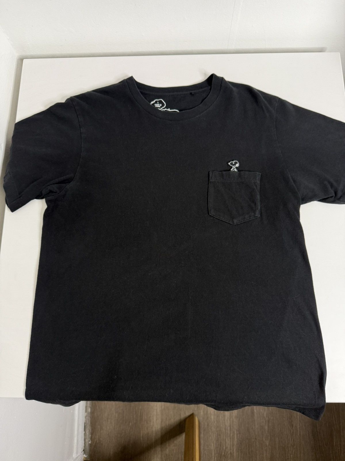Kaws × Peanuts × Uniqlo KAWS x Peanuts Pocket Tee "Black" (L) *PREOWNED* Size US L / EU 52-54 / 3 - 4 Thumbnail