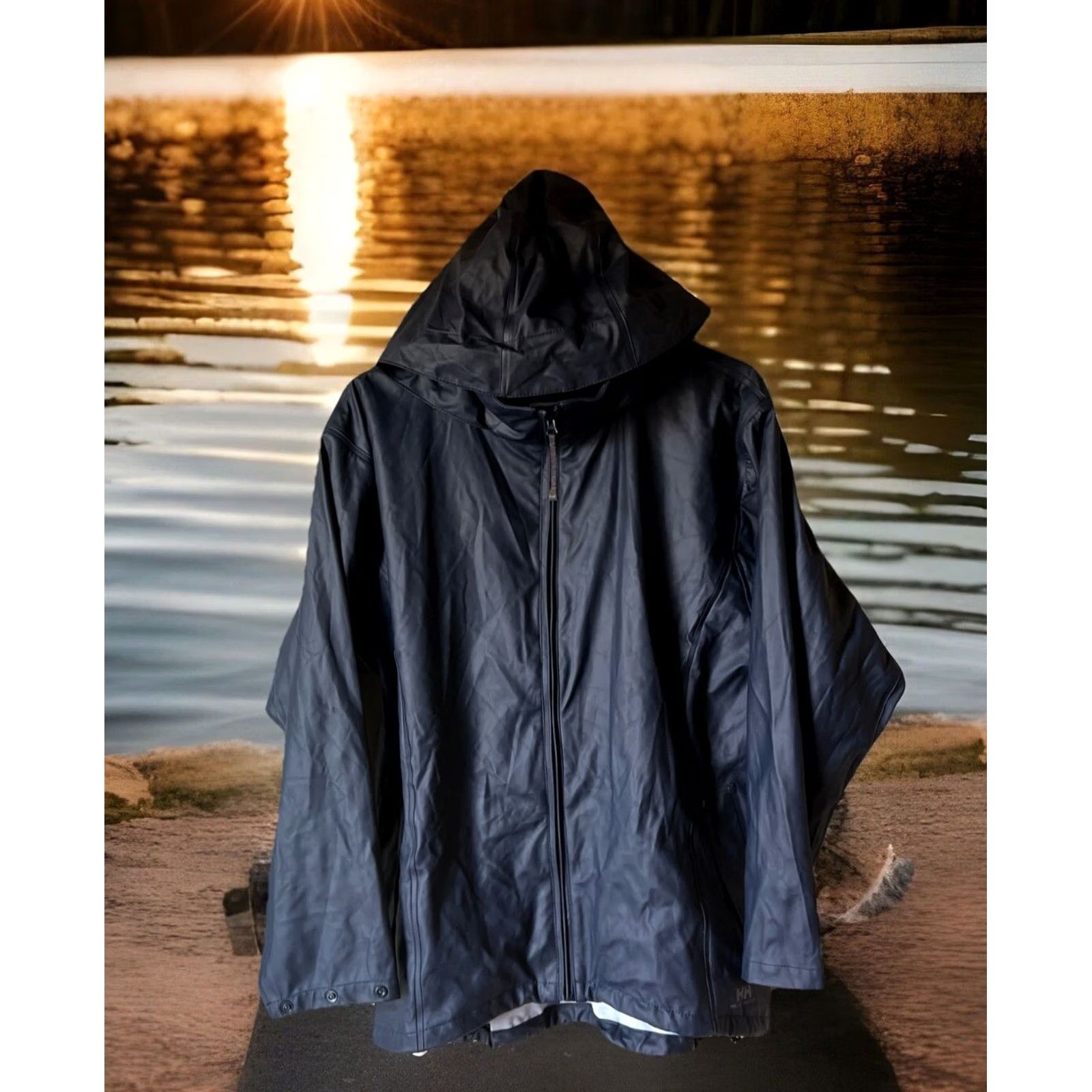 Helly Hansen Helly Hansen Rain Jacket Mens Small Black Hooded Full Zip Windbreaker J1814 Size US L / EU 52-54 / 3 - 7 Thumbnail