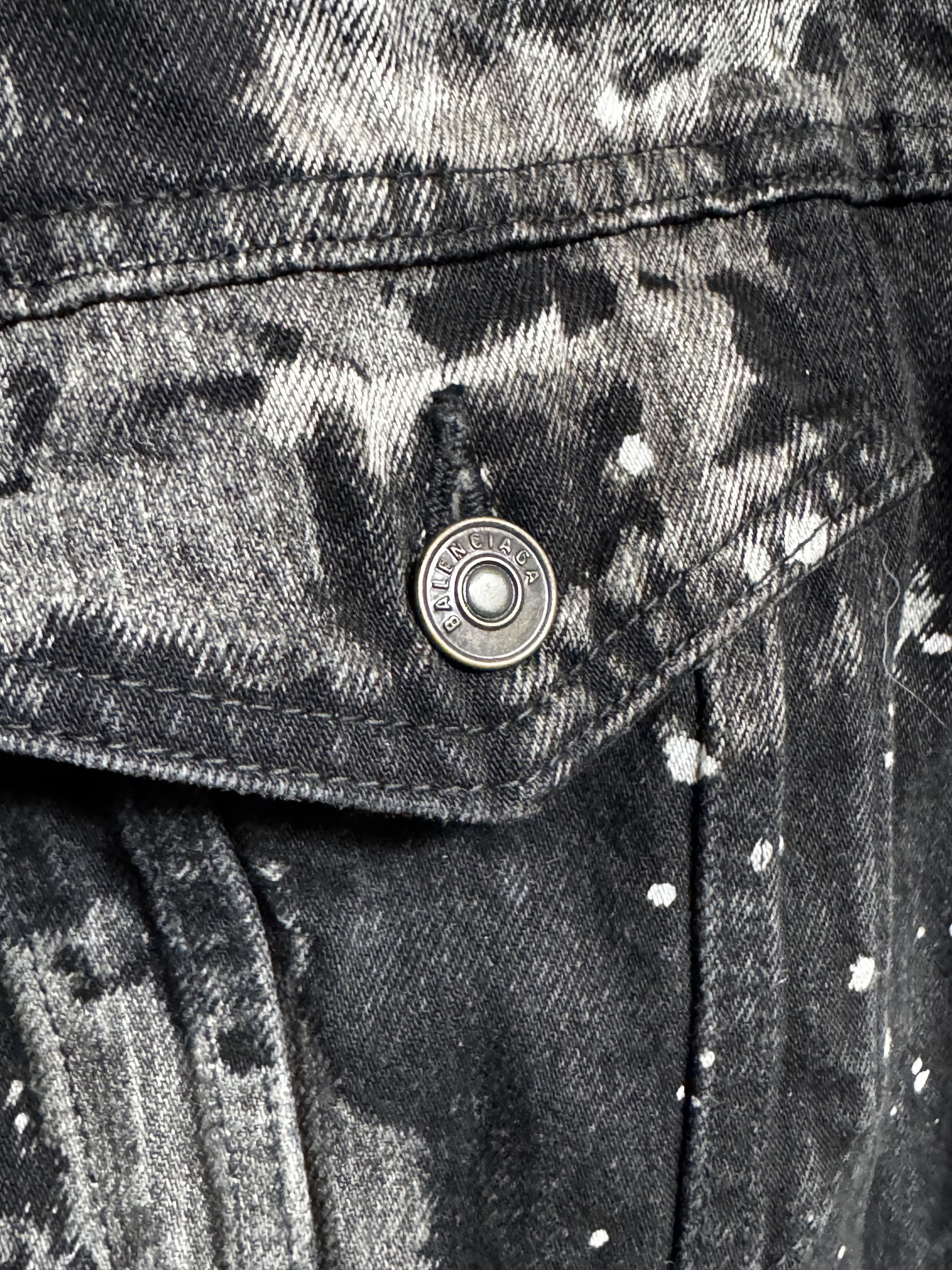 Balenciaga Balenciaga Splatter Effect Oversized Denim Jacket SIZE L Size US L / EU 52-54 / 3 - 3 Thumbnail