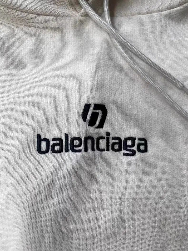 Balenciaga Balenciaga Ivory Embroidered Logo Hoodie Size US M / EU 48-50 / 2 - 2 Thumbnail