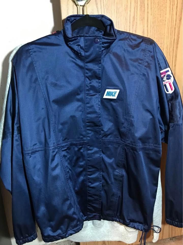 Nike Vintage Nike Silver Tag International Jacket! Size M Size US M / EU 48-50 / 2 - 1 Thumbnail
