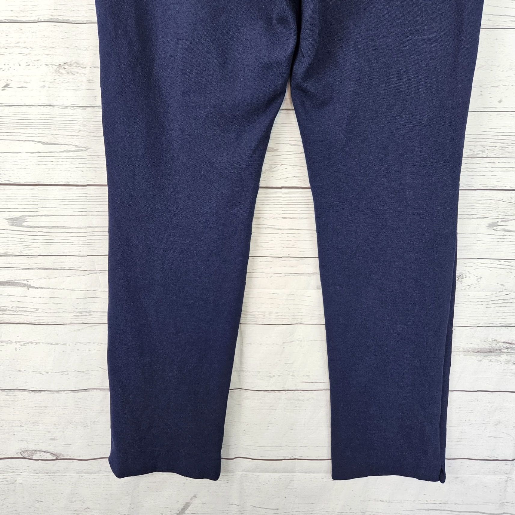Vintage VINTAGE? No, it's not vintage. Chico's women's ankle pants size 4 blue pull on mid rise knit ponte pants Size 27" / US 4 / IT 40 - 5 Thumbnail