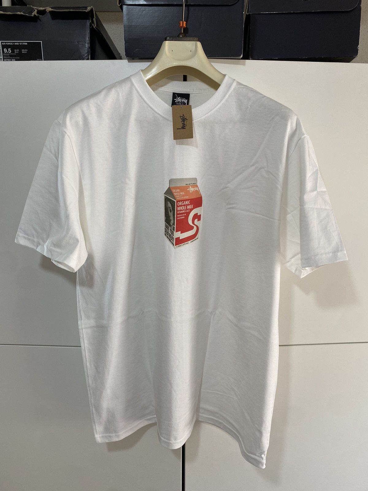Stussy Stüssy Carton T-shirt, L, white, with print, new with tag Size US L / EU 52-54 / 3 - 1 Thumbnail