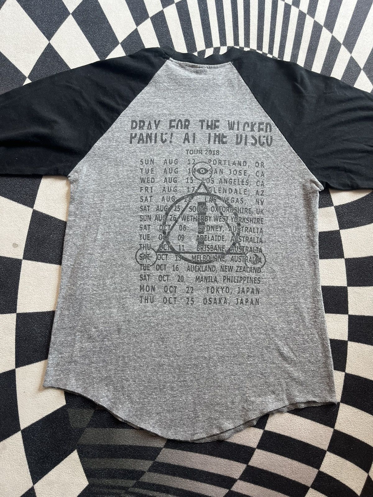 Band Tees PANIC ! AT THE DISCO Pray For The Wicked Tour 2018’s Tshirt Size US S / EU 44-46 / 1 - 9 Thumbnail