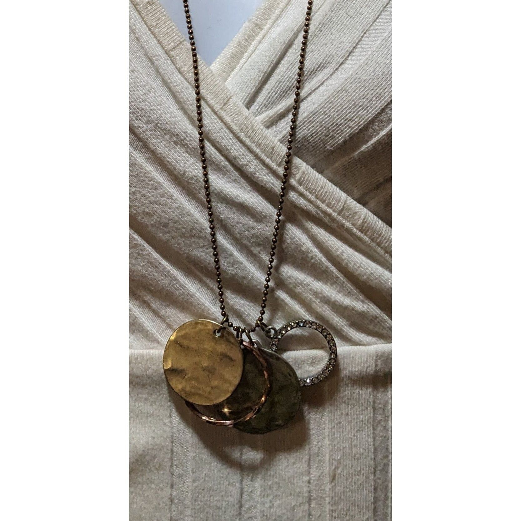 American Eagle Outfitters AEO Preppy Brutalist Metallic Charm Disc Necklace Size ONE SIZE - 6 Thumbnail