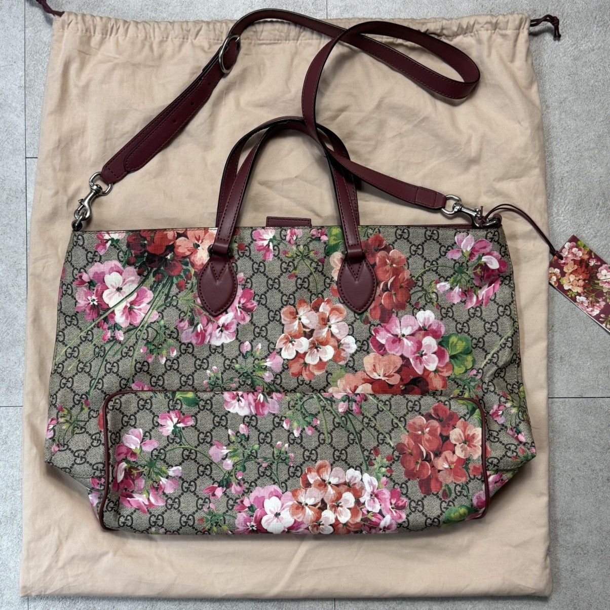 Gucci Gucci Supreme Flower Tote Bag Size ONE SIZE - 2 Thumbnail
