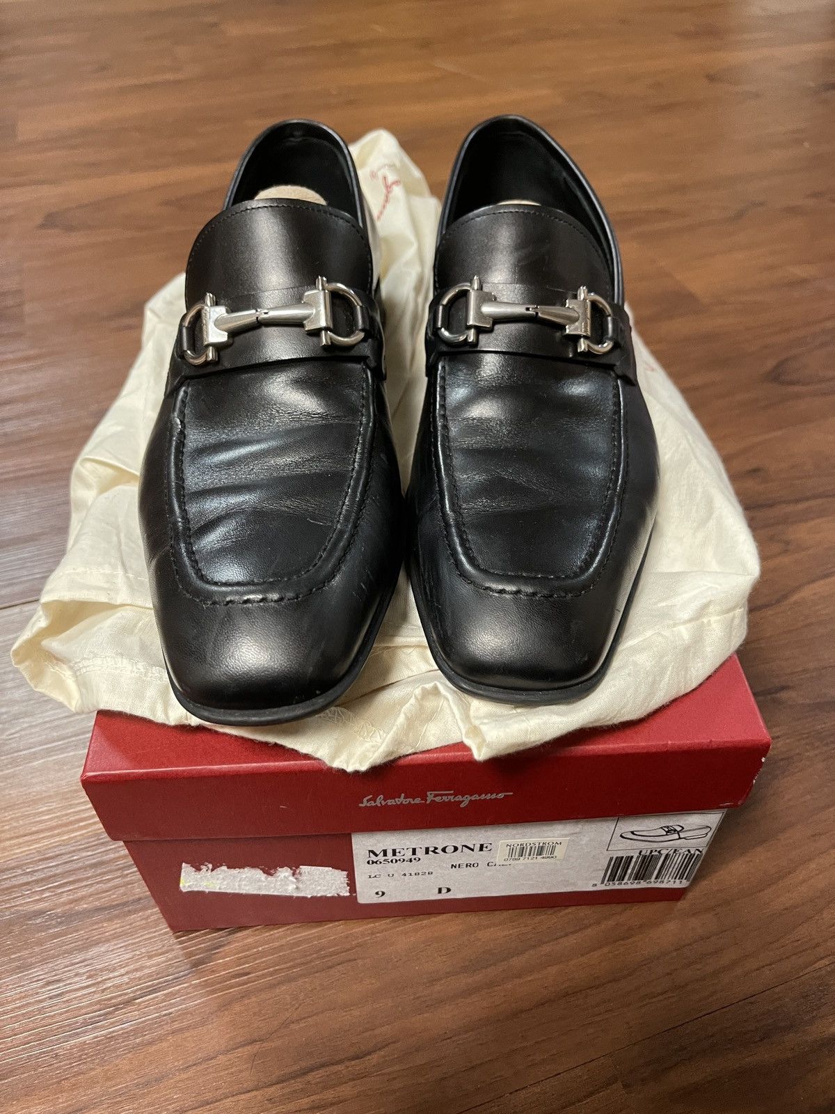 image of Salvatore Ferragamo Men’S Calfskin Metrone Nero Loafers 9 D in Black, Men's