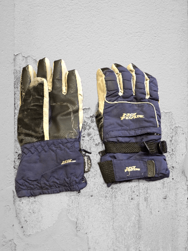No Fear Vintage Gloves No Fear logo Streetwear crazy Y2K Size ONE SIZE - 1 Thumbnail