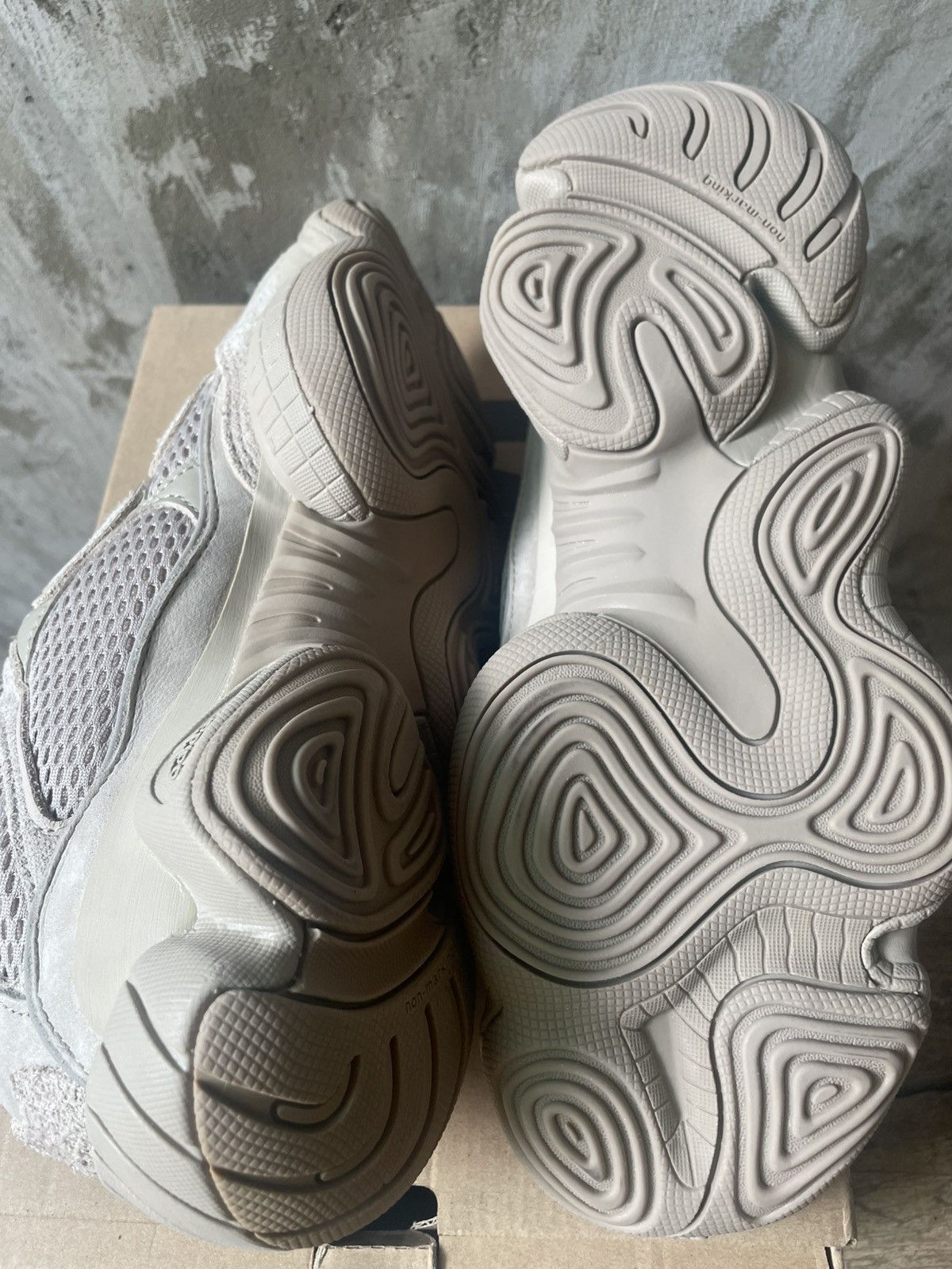 Yeezy YEEZY 500 GX3605 BNIB Size US 9 / EU 42 - 5 Thumbnail