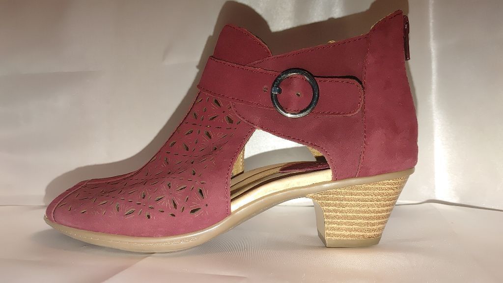 Earth Ragz Earth Kelsey Suede Peep Toe Bootie Size 8B NWOT Size US 8 / IT 38 - 2 Thumbnail