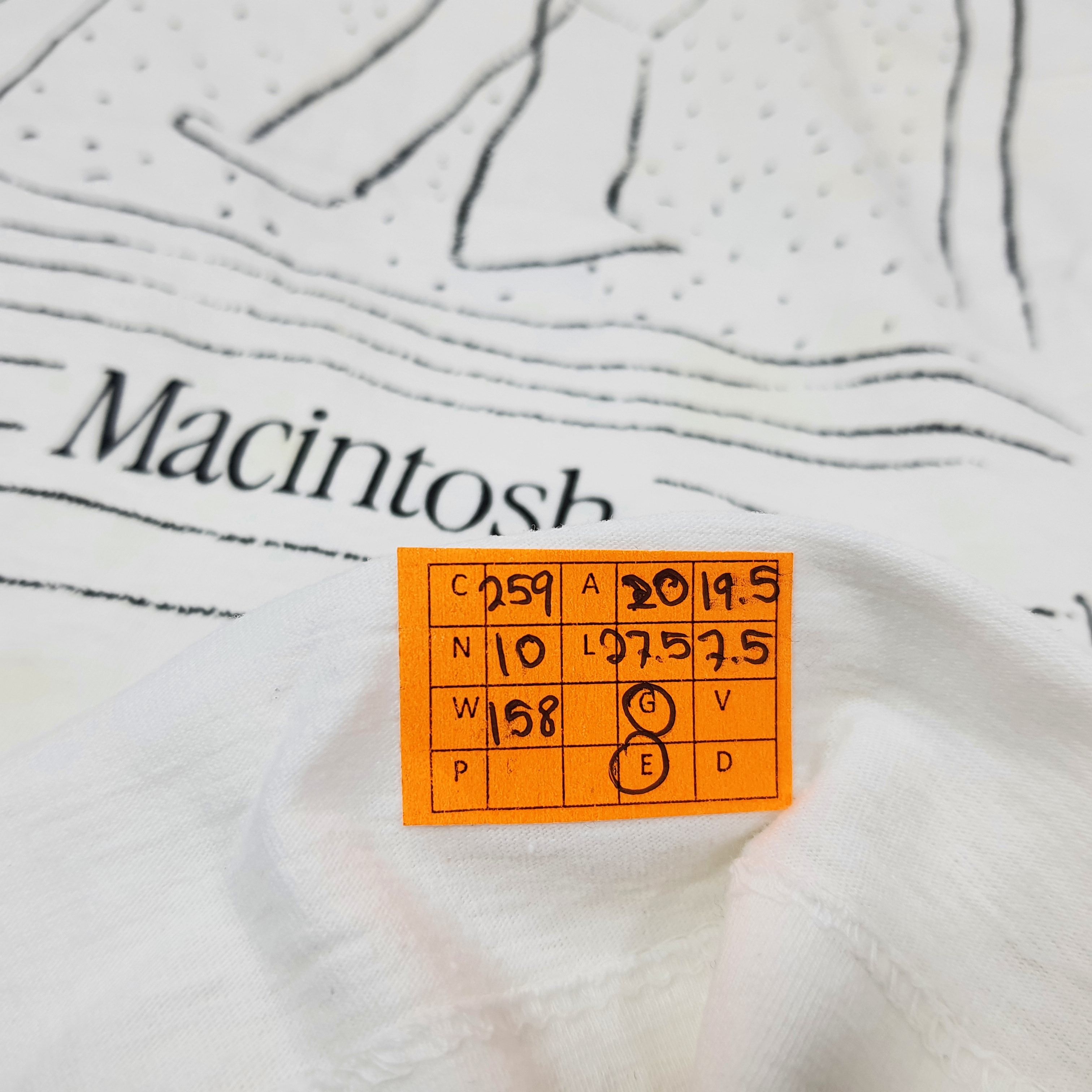 Apple Vintage Macintosh by Apple Product Tshirt C259N10 Size US M / EU 48-50 / 2 - 8 Thumbnail