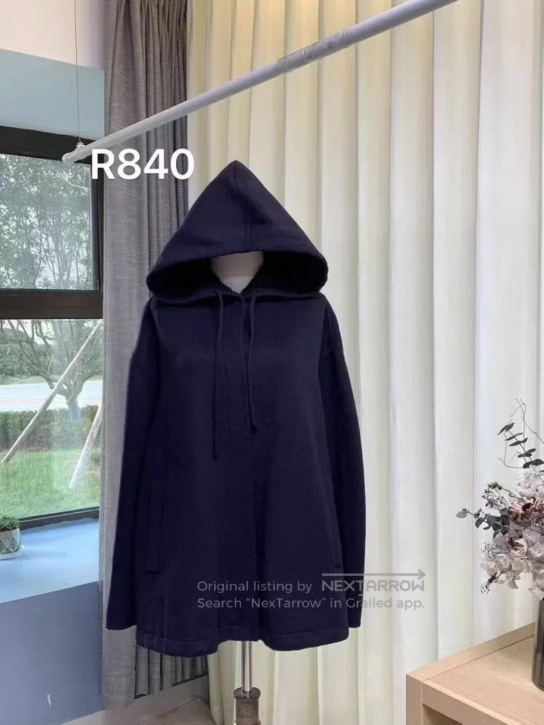 Valentino Valentino Cashmere hooded jacket Size XS / US 0-2 / IT 36-38 - 1 Thumbnail