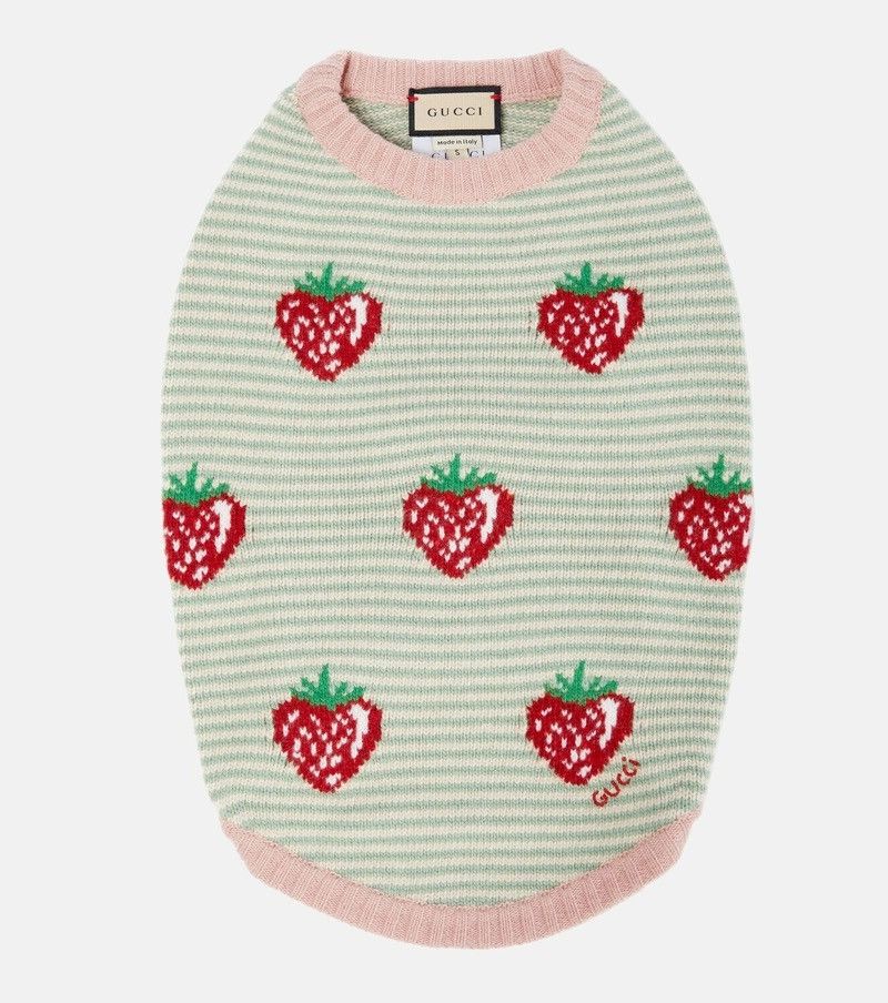 Gucci Gucci Strawberry Wool Dog Sweater size L Size ONE SIZE - 1 Thumbnail