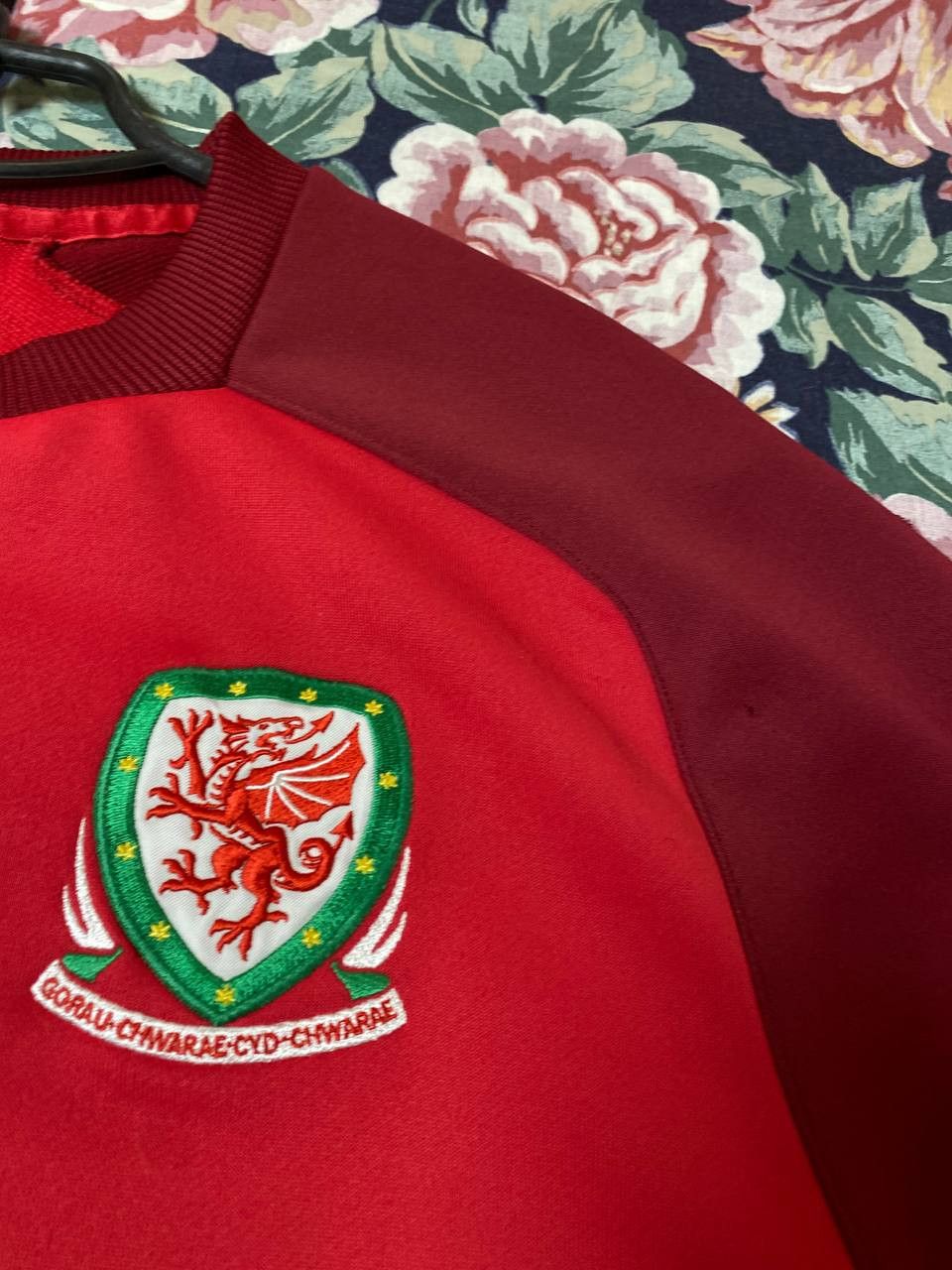 Umbro Wales Training football shirt Size US L / EU 52-54 / 3 - 8 Thumbnail