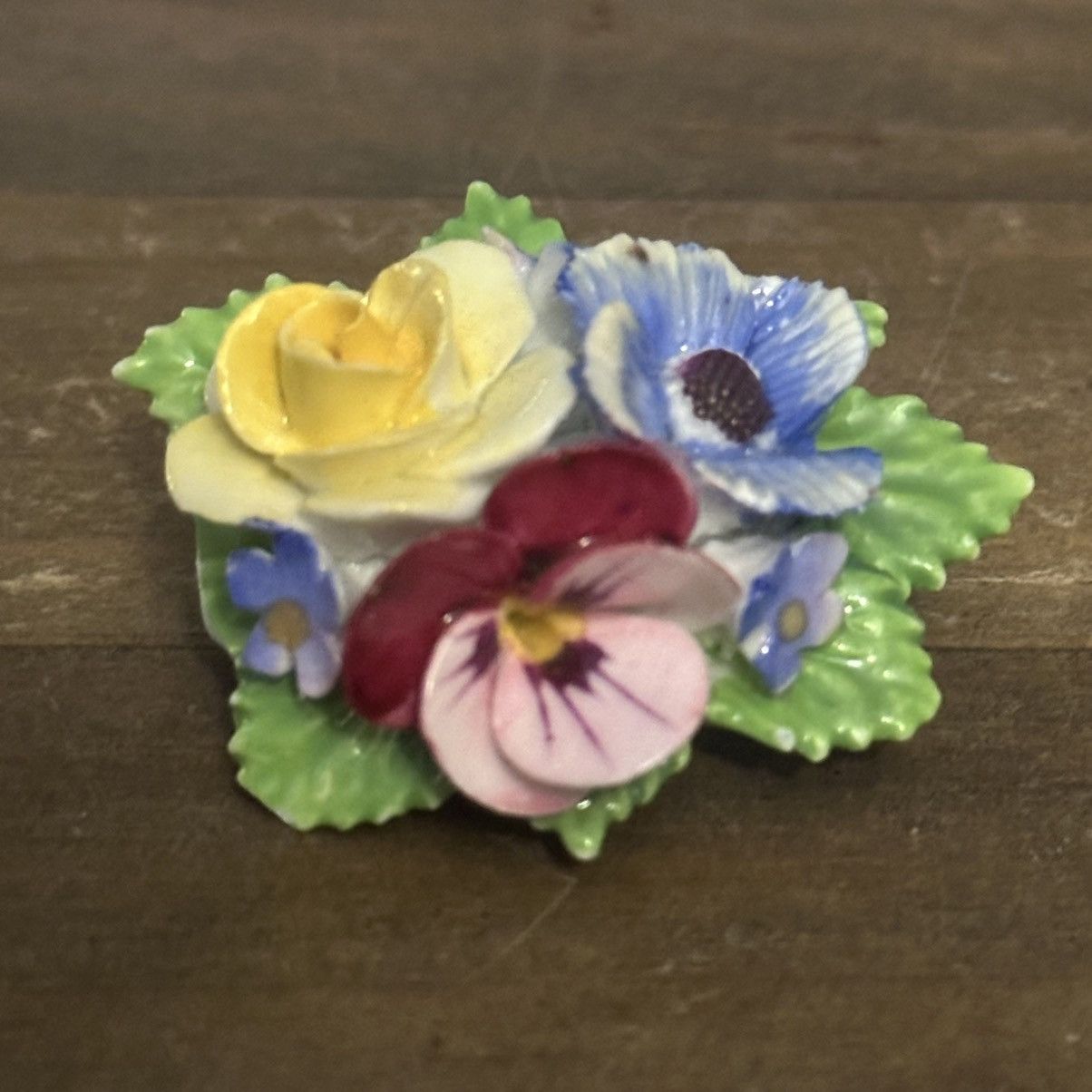 Vintage Vintage bone china flower brooch Size ONE SIZE - 2 Thumbnail