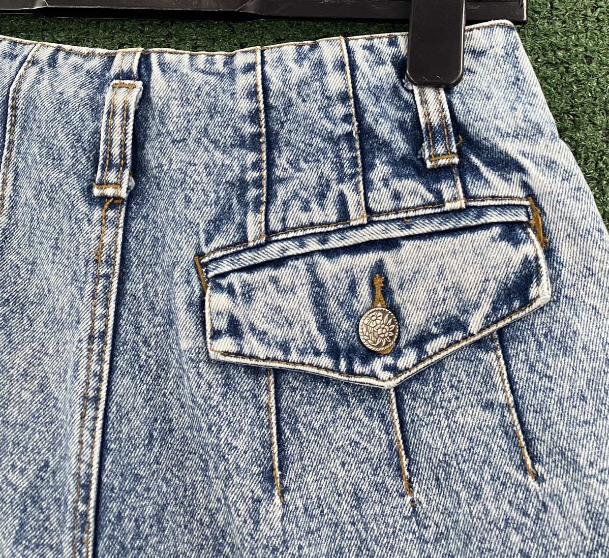 Vintage Vintage 80’s Nuovo Acid Wash Denim Jean High Rise Shorts Size 25" / US 0 / IT 36 - 7 Thumbnail