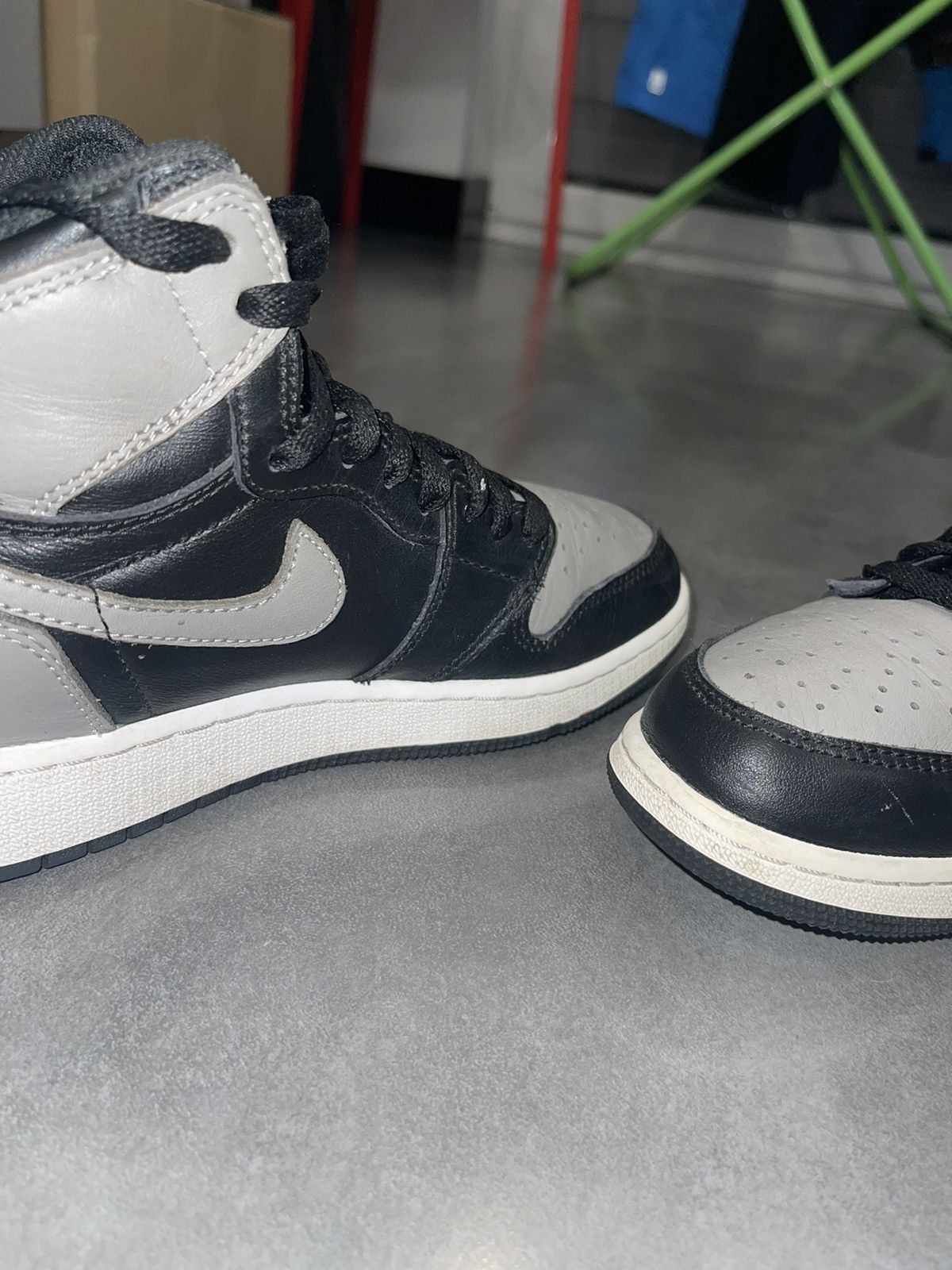 Nike 6Y SS18 Nike Jordan 1 Retro High Shadows (GS) Sneakers Size US 8 / IT 38 - 12 Thumbnail