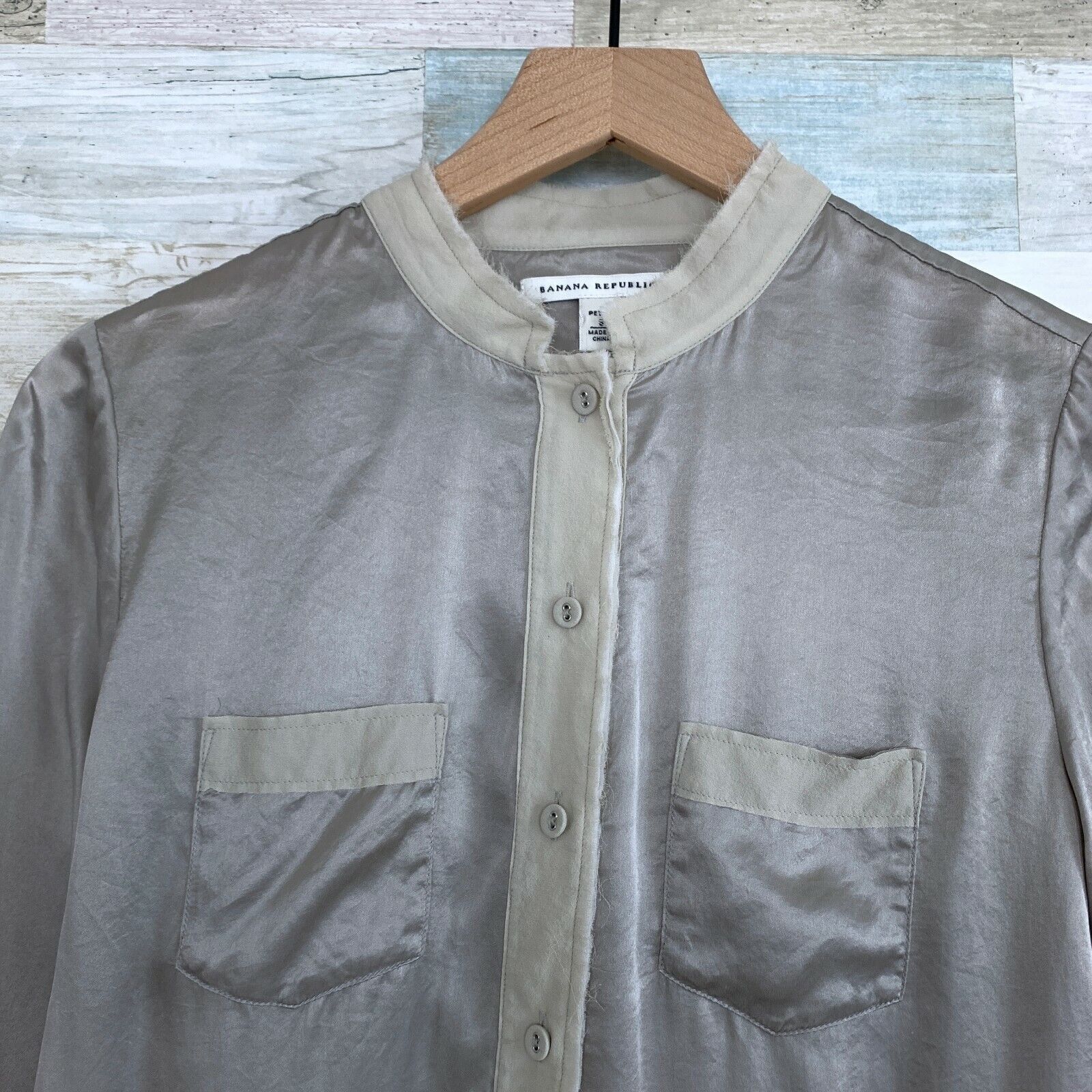 Banana Republic Banana Republic Charmeuse Silk Fringe Trim Blouse Gray PS Size S / US 4 / IT 40 - 2 Thumbnail