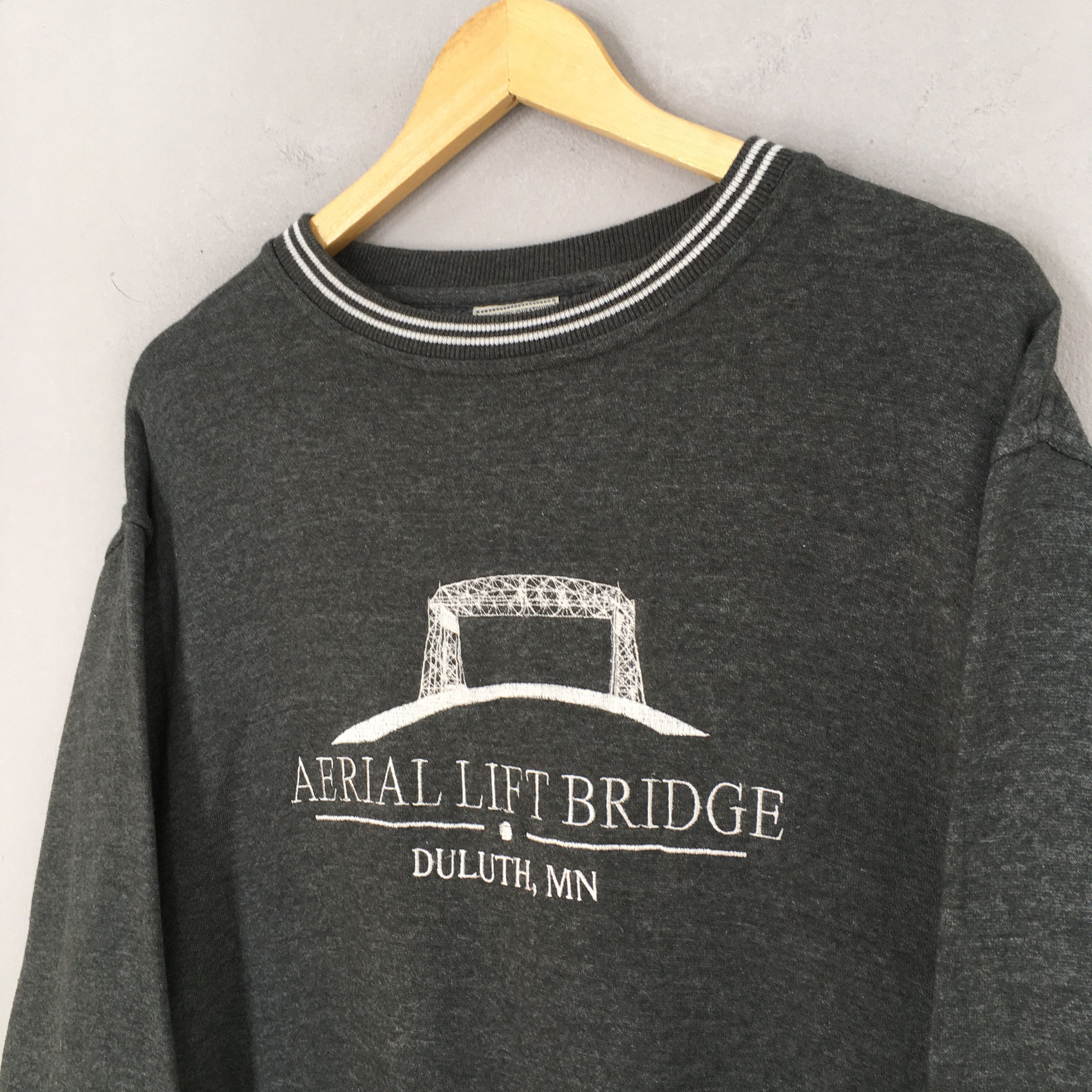 Pacific and Co. × Vintage Vintage Y2K Aerial Lift Bridge Gray Sweatshirt Small Size US S / EU 44-46 / 1 - 3 Thumbnail