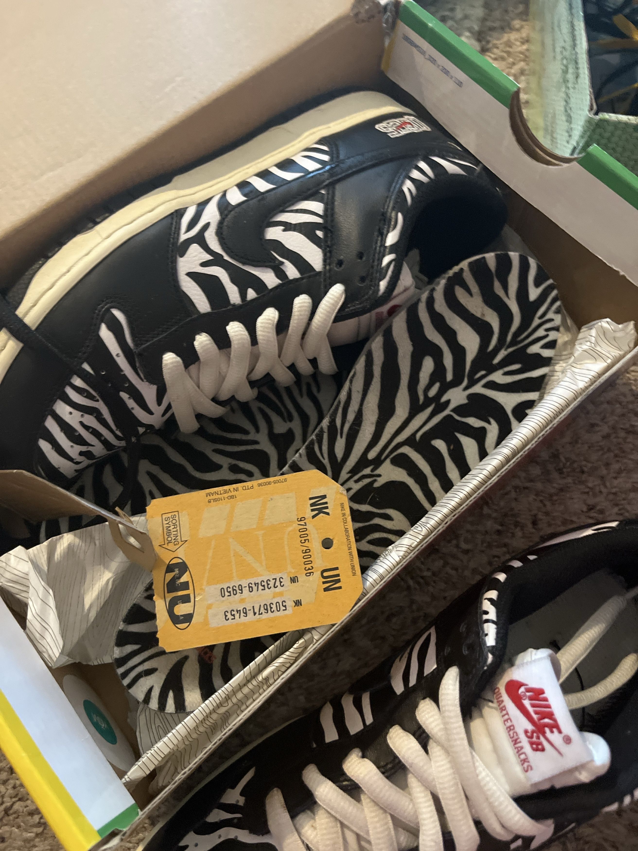 Quartersnacks Nike SB Dunk Zebra Quartersnacks Size US 8.5 / EU 41-42 - 2 Thumbnail