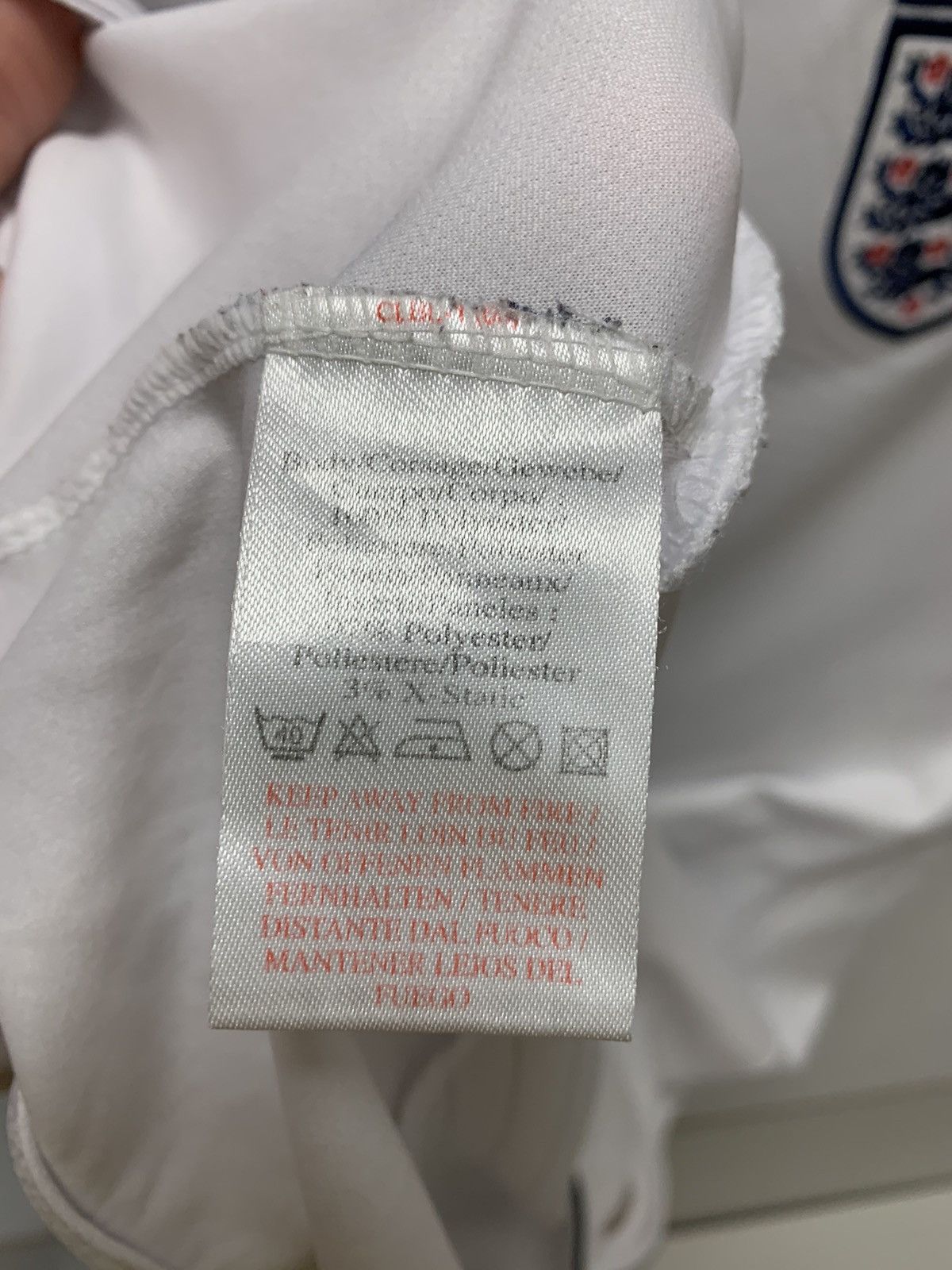 Umbro England Umbro Gerrard 4 vintage soccer jersey L sz 2000th Size US L / EU 52-54 / 3 - 7 Thumbnail