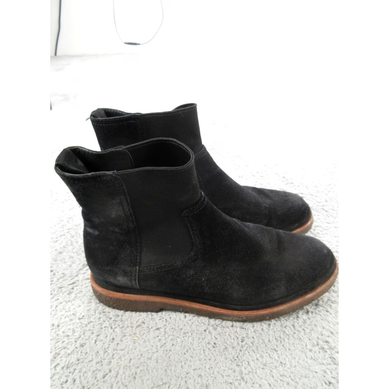 Vince Vince Womens Chelsea Boots Black Suede Ankle Booties Leather Lining Rubber Sole Size 9 M Casual Size US 9 / IT 39 - 2 Thumbnail