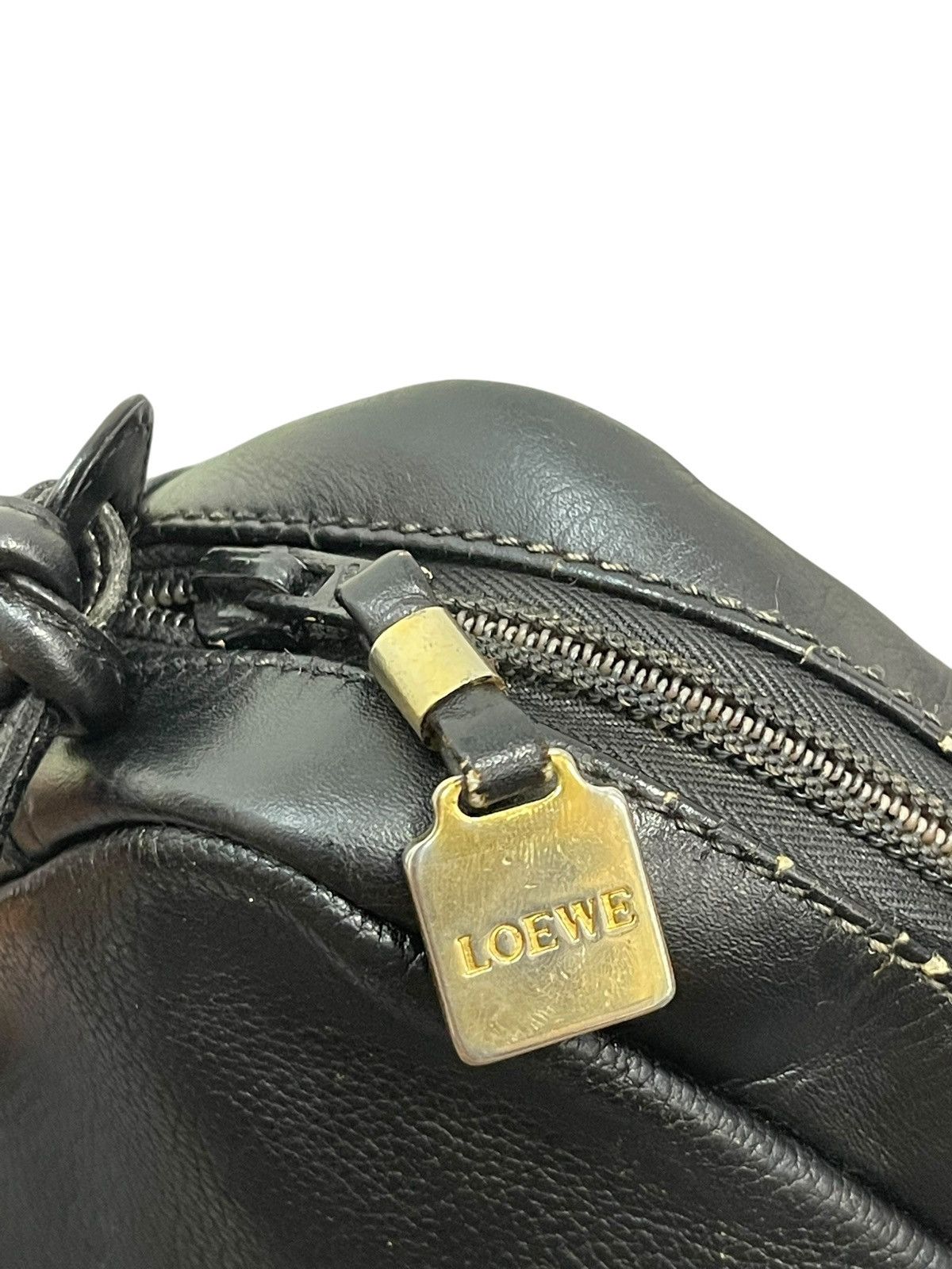 Loewe Full Leather Vtg Loewe Sling Cross Body Bag 1🟩7 Size ONE SIZE - 17 Thumbnail