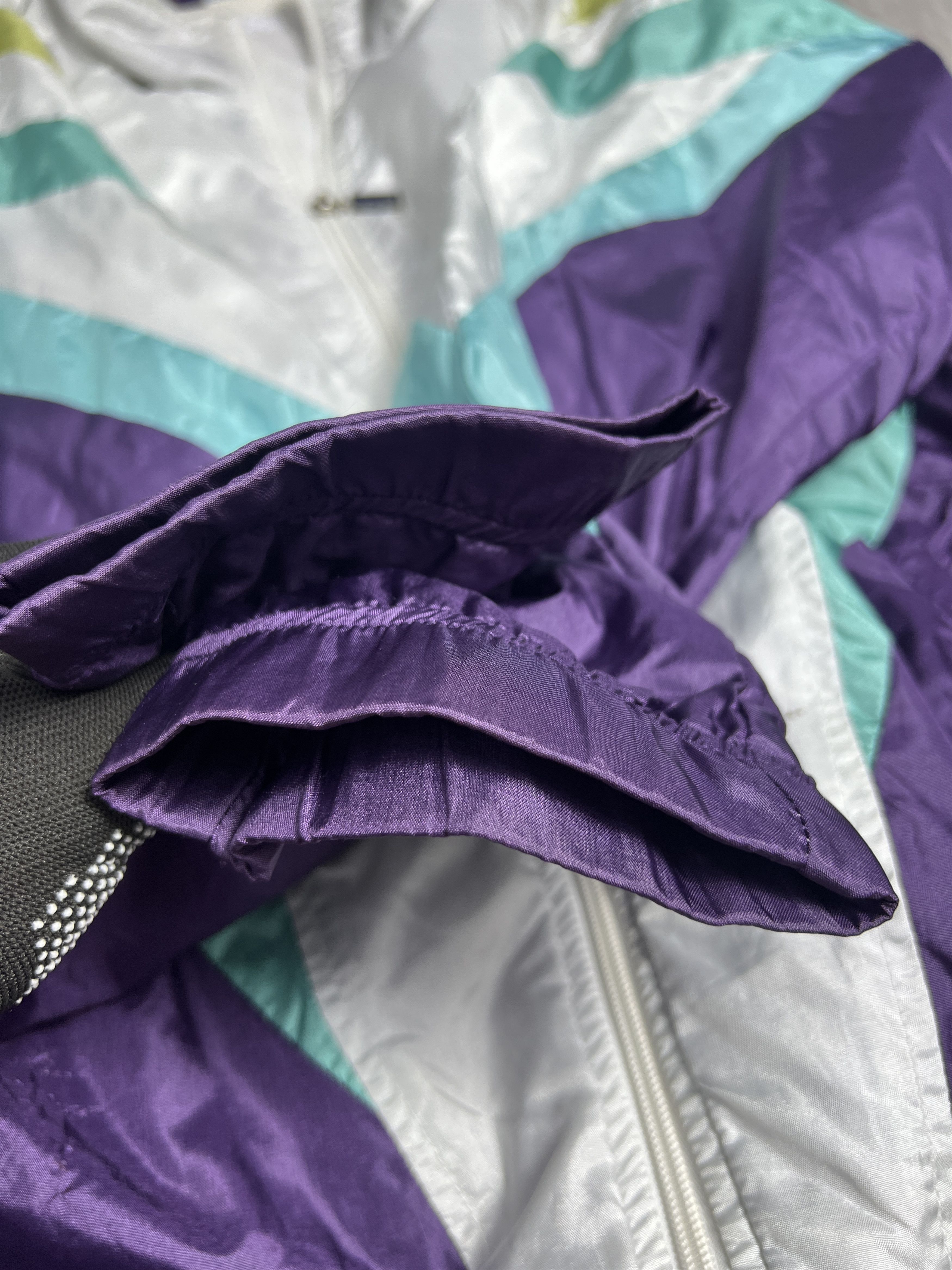 Sergio Tacchini Vintage 80s Sergio Tacchini Windbreaker Jacket (44) JK596 Size US S / EU 44-46 / 1 - 5 Thumbnail