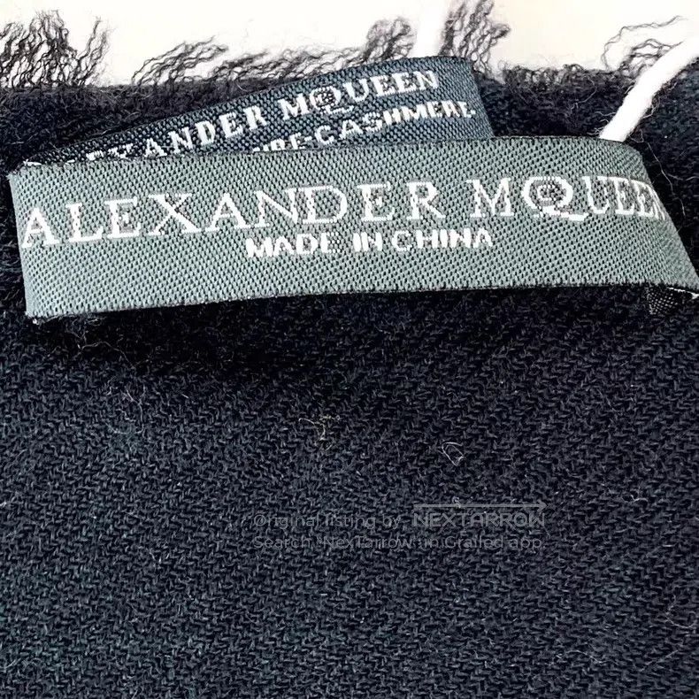 Alexander McQueen Alexander Mcqueen Black skull printed cashmere tassel scar Size ONE SIZE - 7 Thumbnail