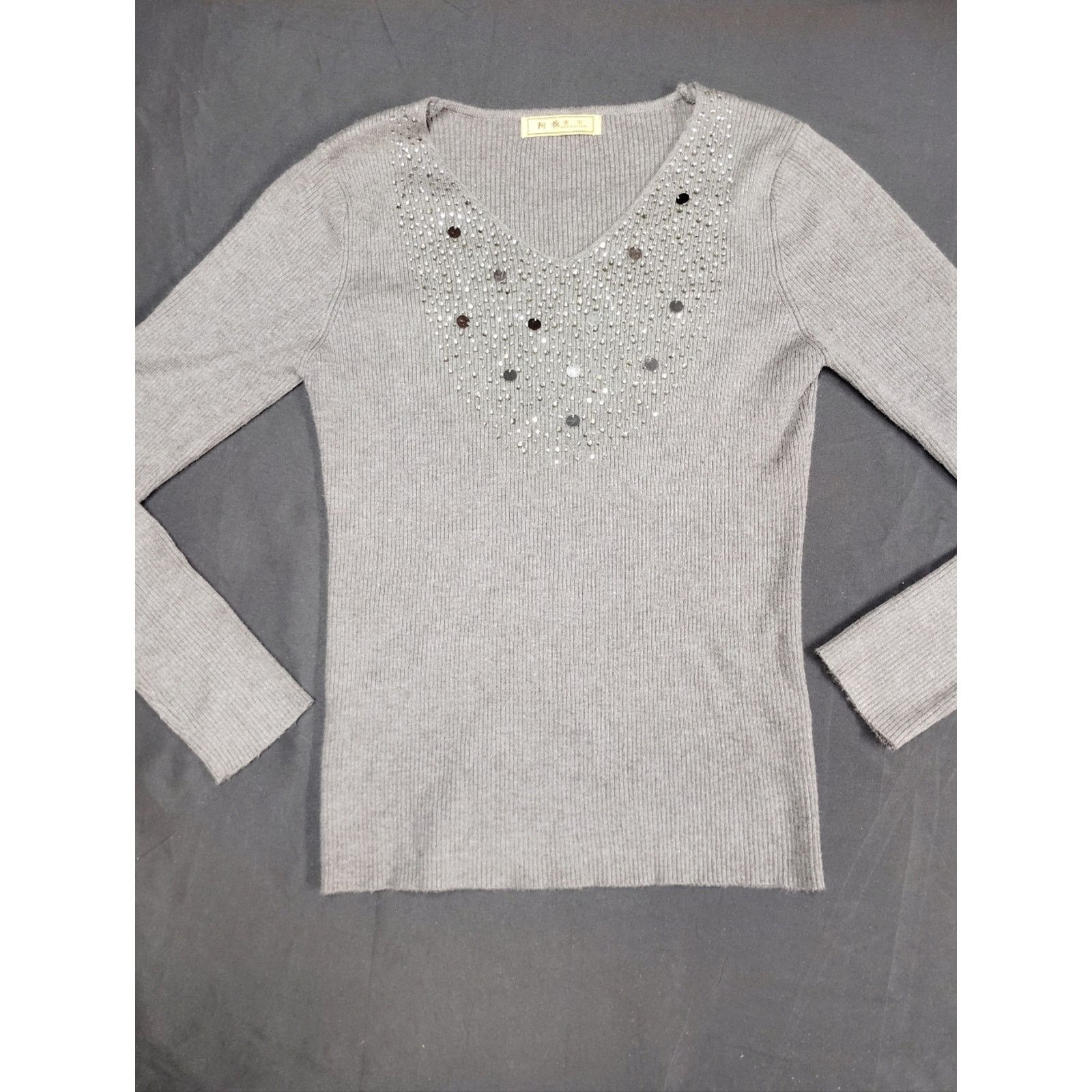 Amiri Women's Grey Long Sleeve V-Neck Sequin Ribbed Tee Size S / US 4 / IT 40 - 1 Thumbnail
