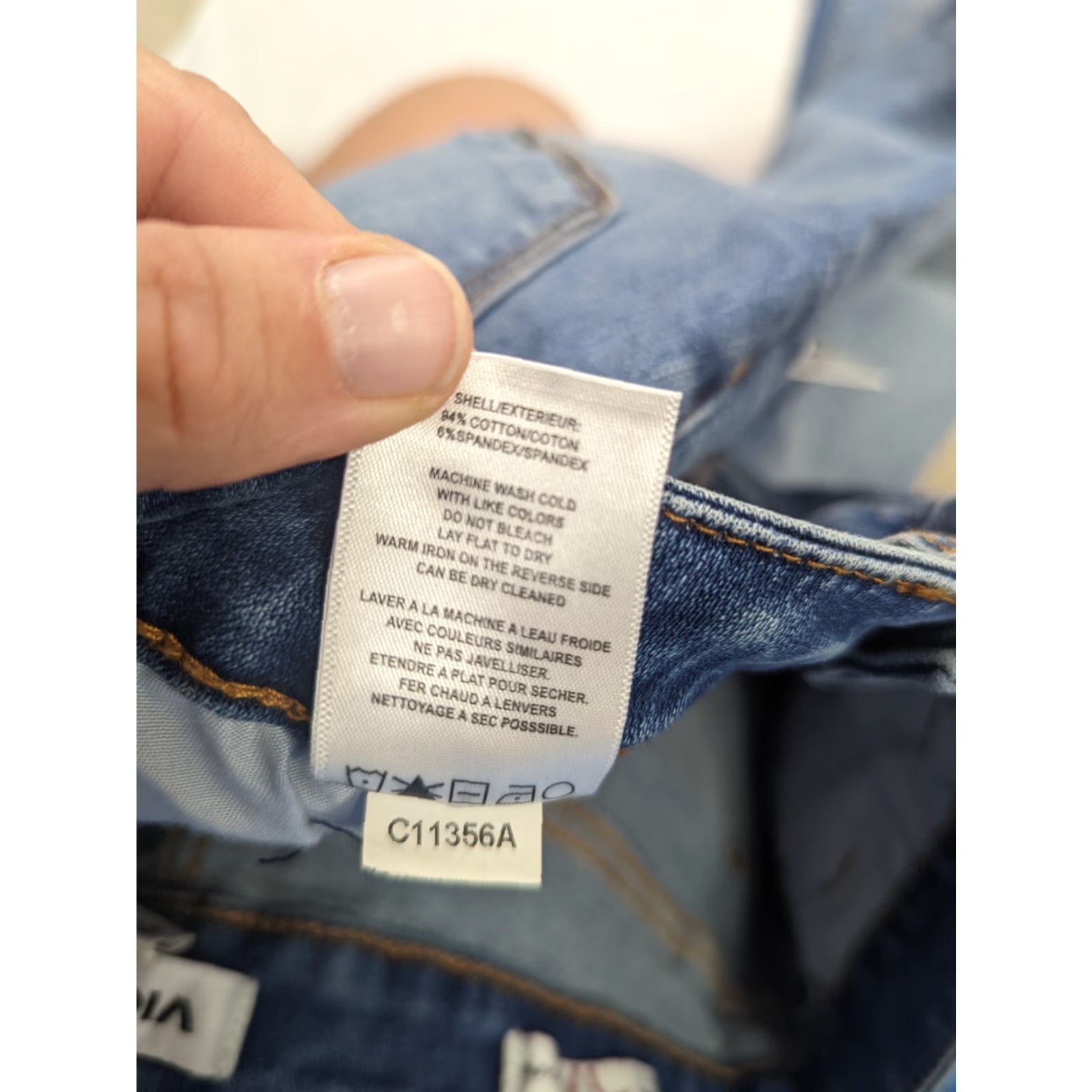 Vintage **Women's Vigoss Marley Crop Blue Jeans Size 26** User: **Women's Vigoss Marley Crop Blue Size 26 Jeans** Size ONE SIZE - 5 Thumbnail