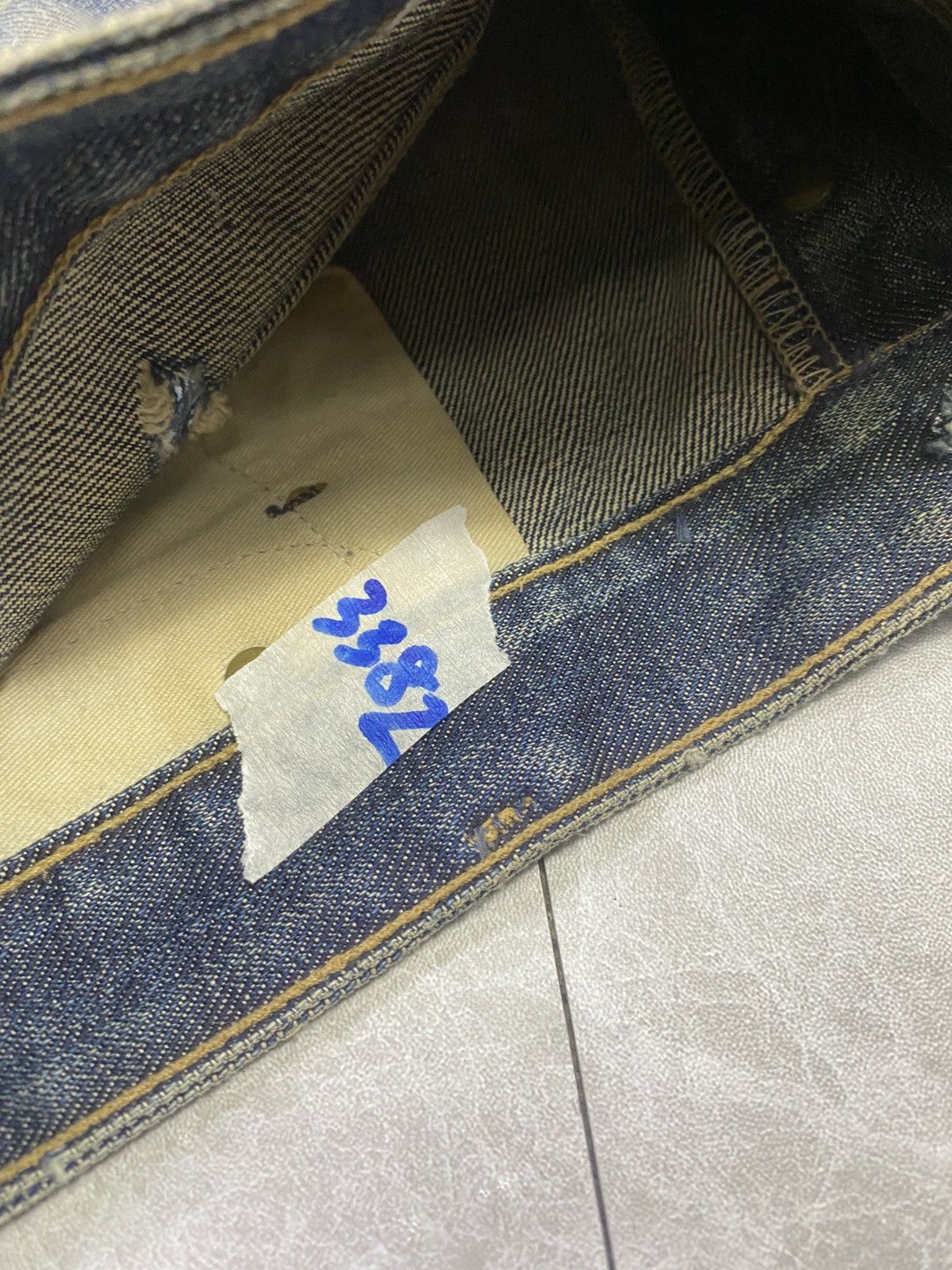 Vintage Vintage wrangler size 31 A2 distressed denim SelvAge 3382 Size US 31 - 12 Thumbnail