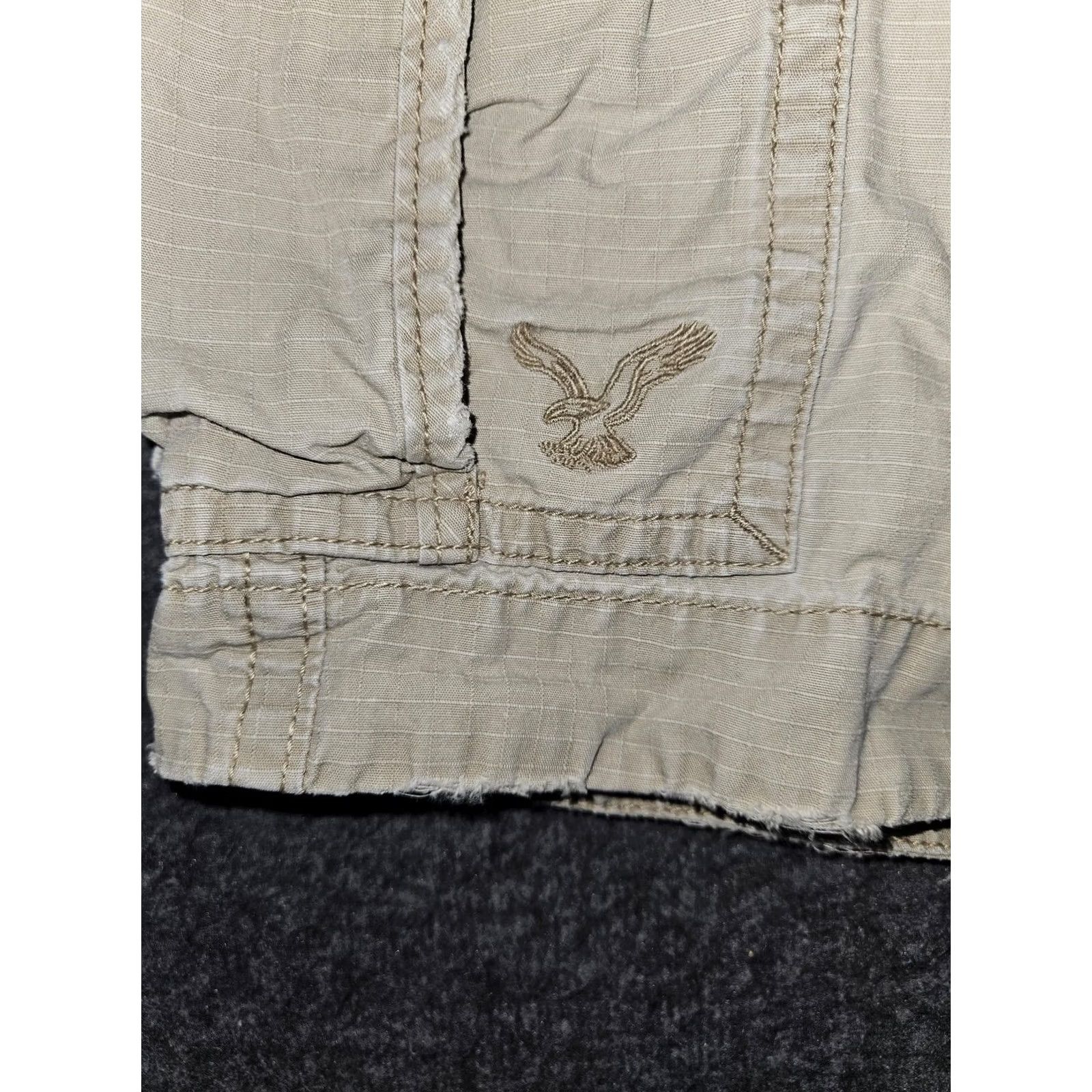 American Eagle Outfitters VINTAGE? No. American Eagle Outfitters Cargo Shorts Mens 28 Beige Classic Length Ripstop Size US 28 / EU 44 - 7 Thumbnail