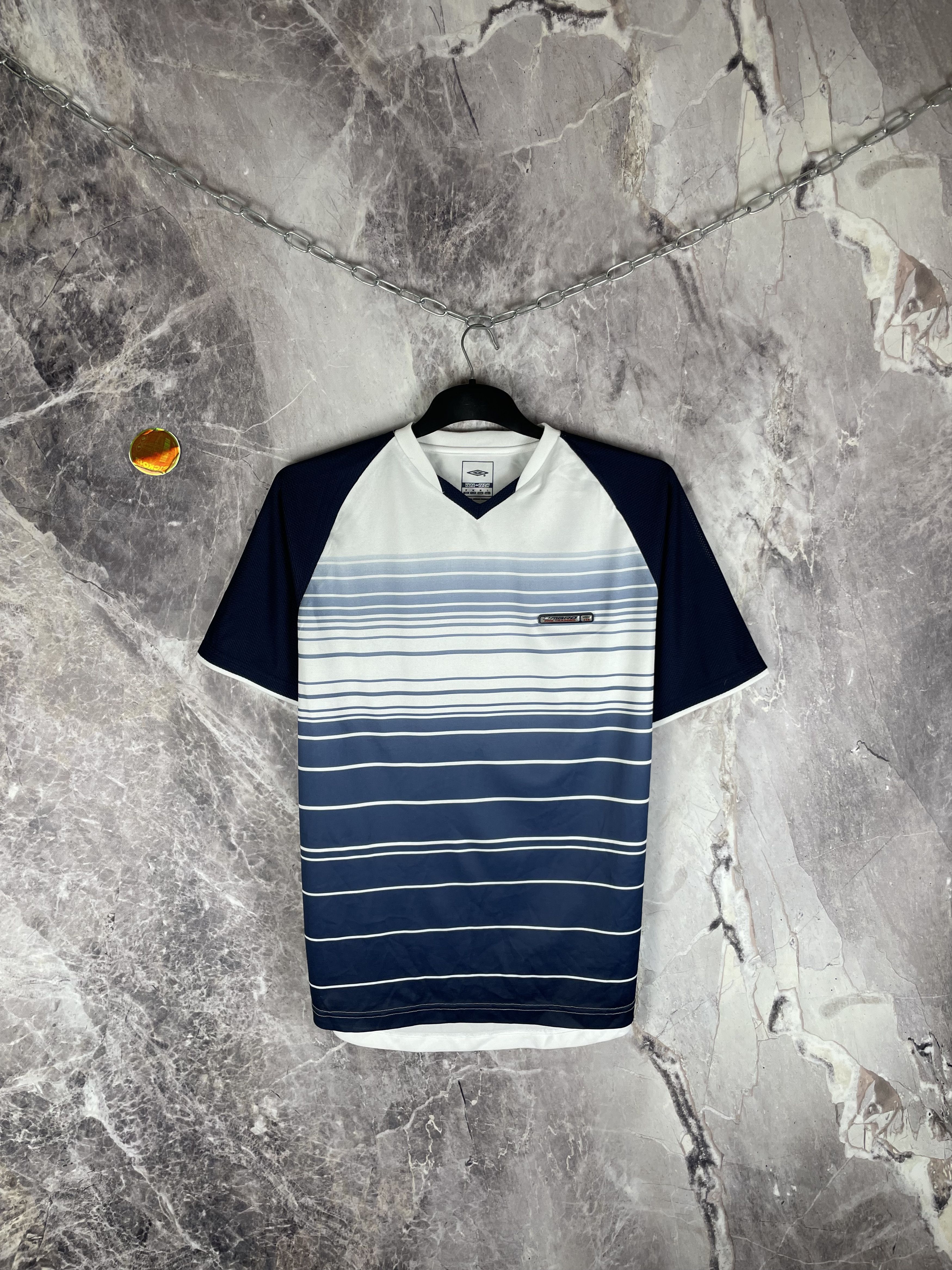 Umbro Umbro vintage short sleeve t-shirt y2k Size US M / EU 48-50 / 2 - 1 Thumbnail