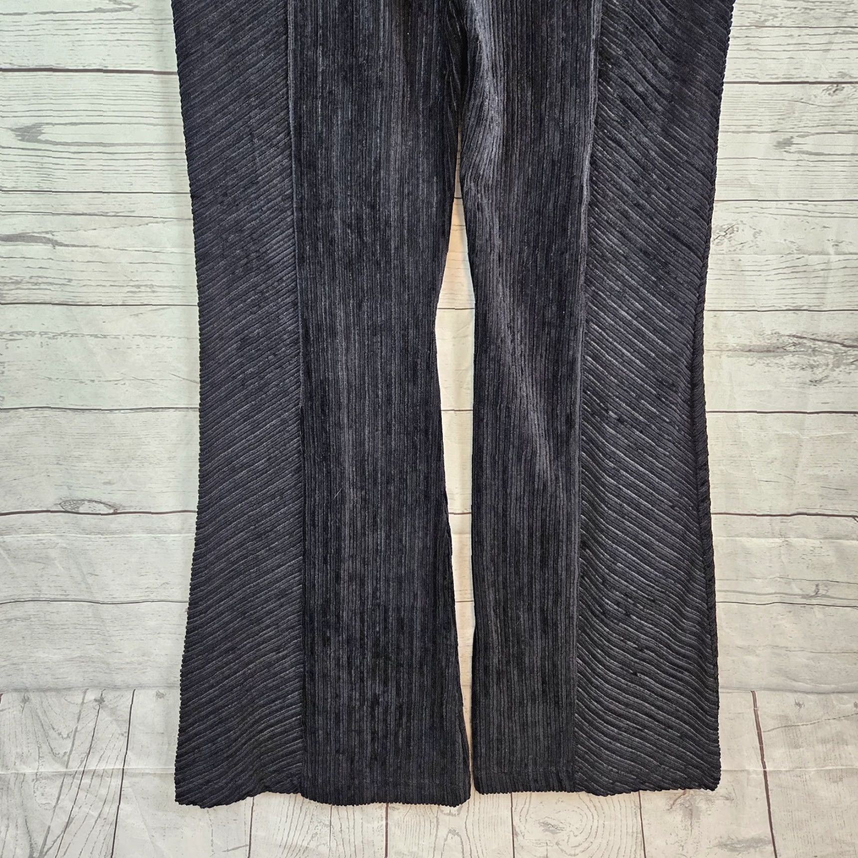 Free People Free People Womens Ribbed Velvet Flare Pants Sz Large Black Pull On High Rise Size 36" / US 14 / IT 50 - 5 Thumbnail