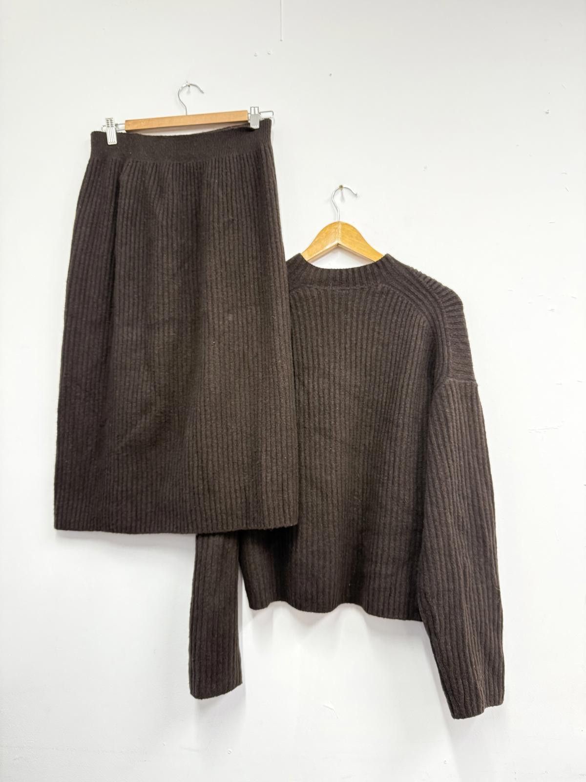 Uniqlo Uniqlo Brown Ribbed Knit Sweater and Skirt Set Size S Size S / US 4 / IT 40 - 4 Thumbnail