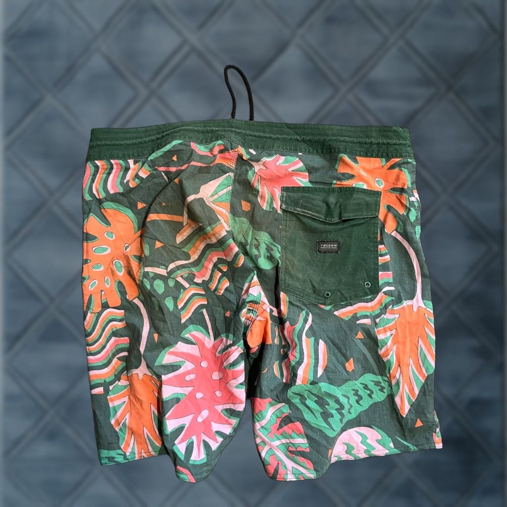 Volcom Volcom Board Shorts Mens 38 Floral Drawstring Mod Tech Tropical Swim Multicolor Polyester Size US 38 / EU 54 - 1 Thumbnail