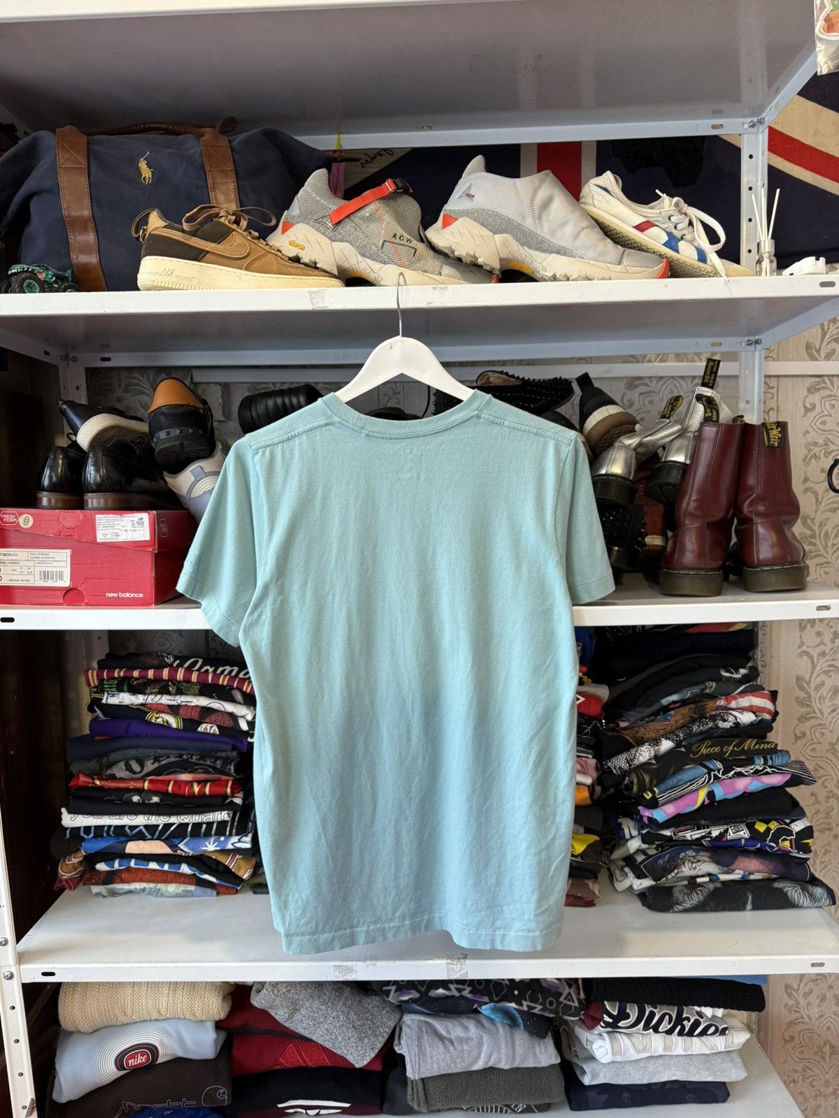Japanese Brand Vintage Uniqlo x kaws T-shirt USA Size US S / EU 44-46 / 1 - 3 Thumbnail