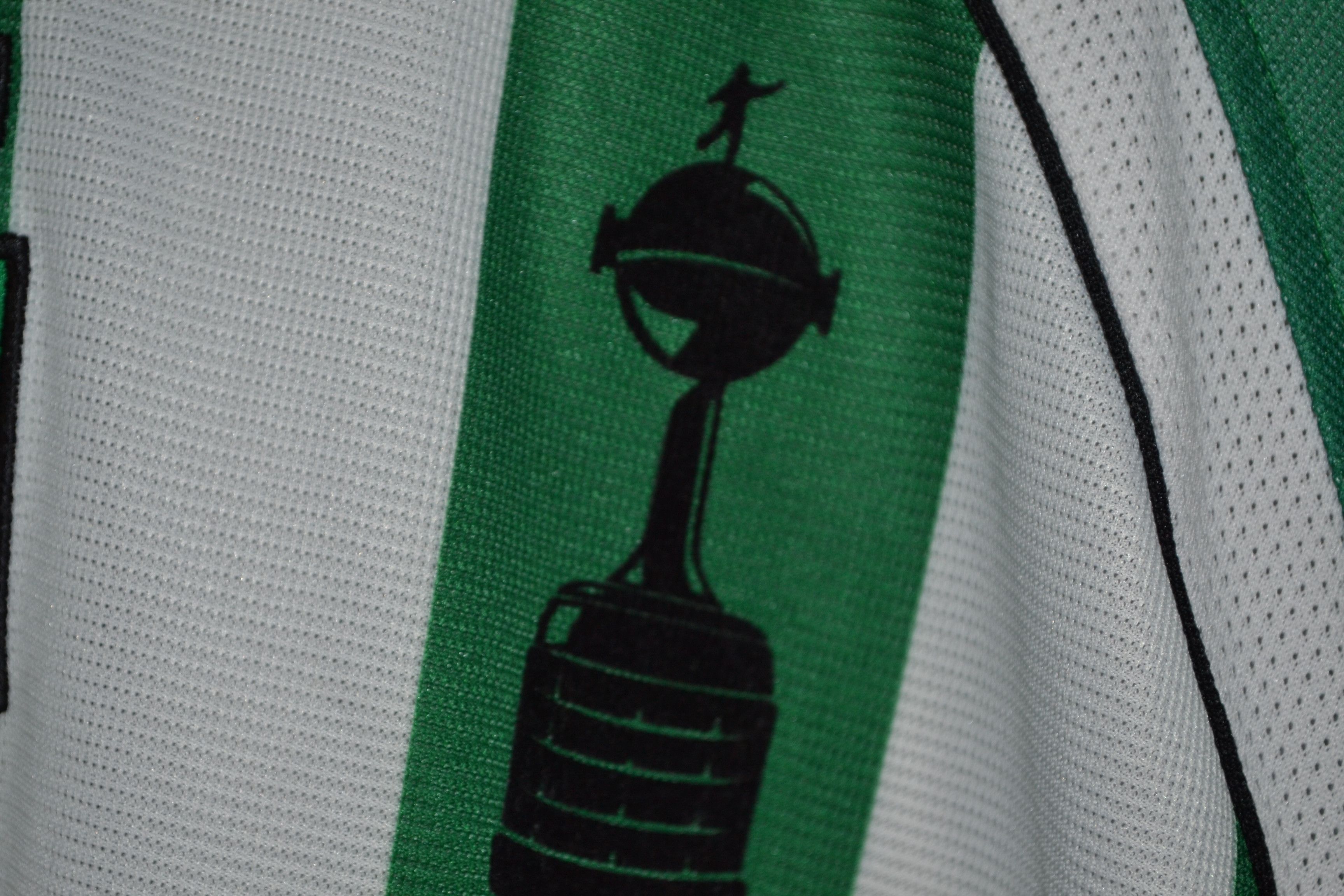 Umbro Athletico Nacional 2003-2004 Original Jersey size XL Size US XL / EU 56 / 4 - 2 Thumbnail