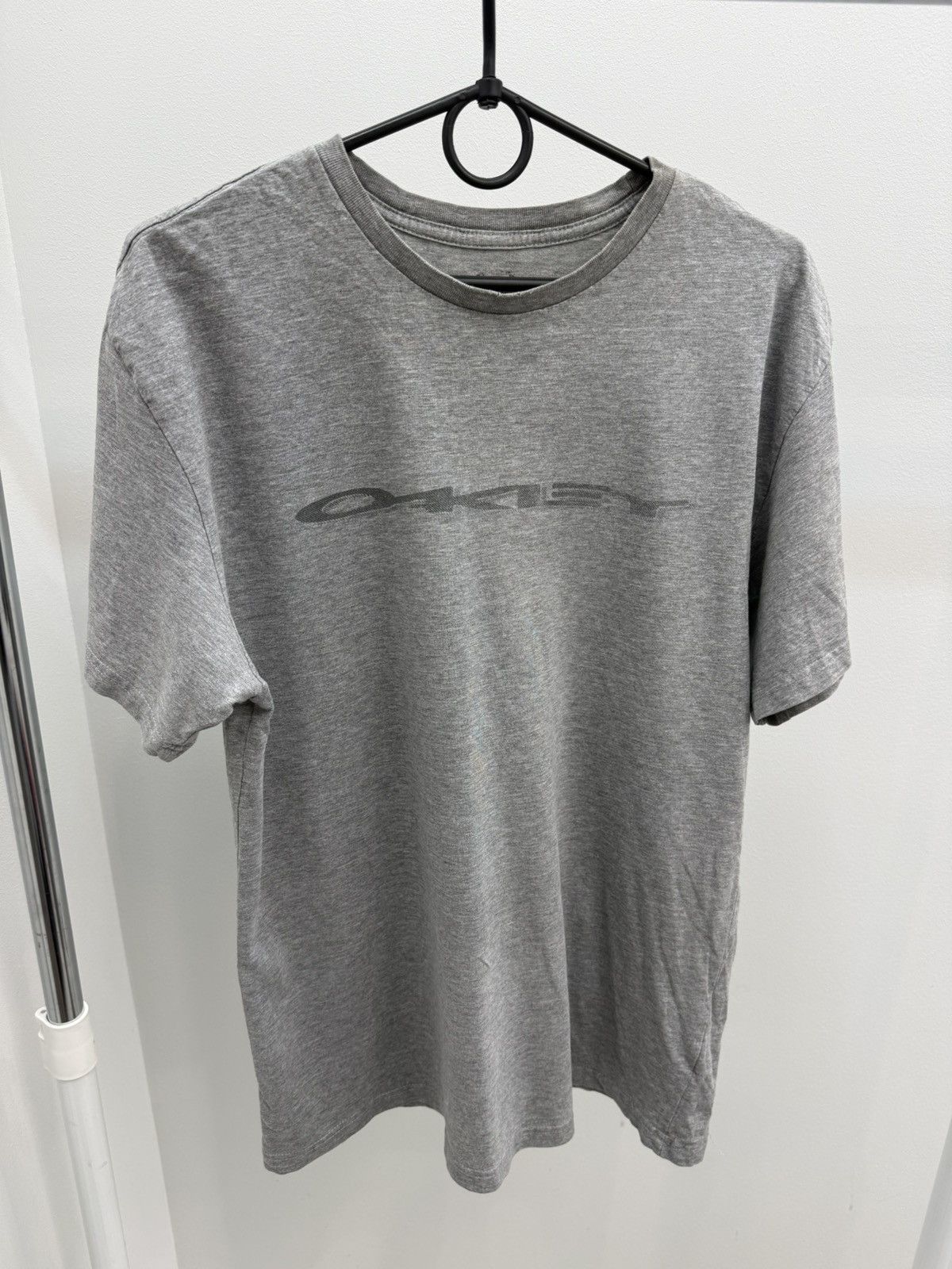 Oakley Vintage Y2K Oakley Big Logo Cotton Tee T-shirt Size US M / EU 48-50 / 2 - 1 Thumbnail