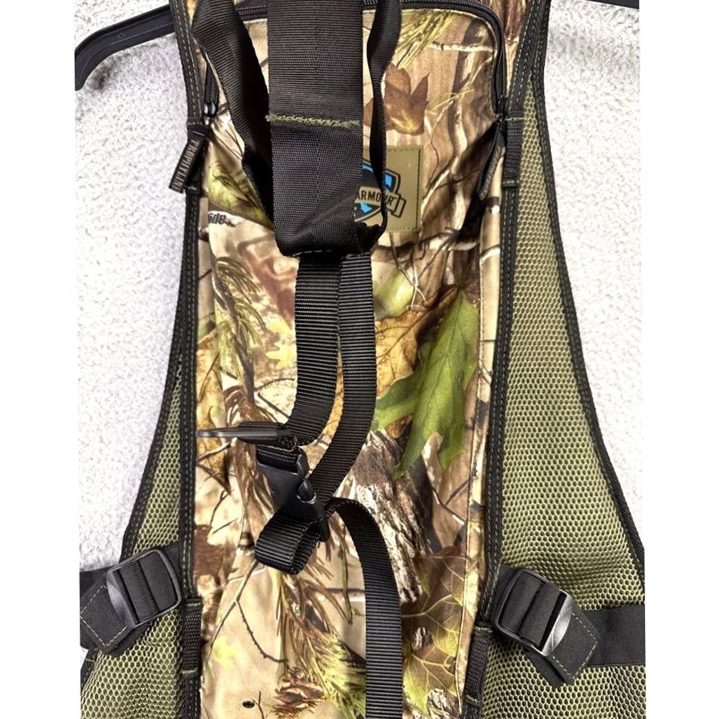Realtree Realtree Camo Vest Mens L/XL Outdoor Hunting Amour Ammunition Zip Pocket Breathable Softshell Camouflage Logo Vest 2-tone Green Mens Size US L / EU 52-54 / 3 - 4 Thumbnail