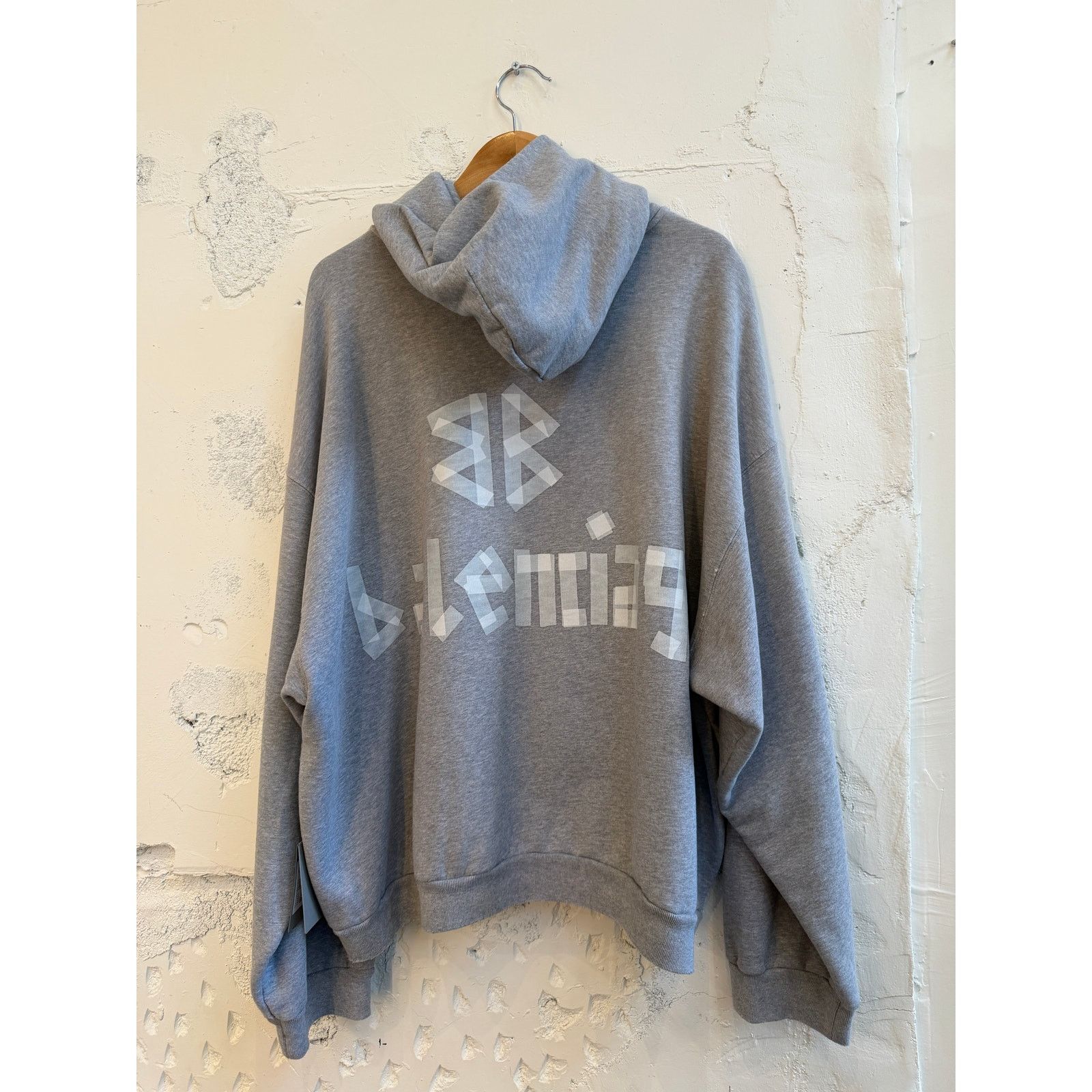 Balenciaga Balenciaga Distressed Tape Hoodie Size US XXL / EU 58 / 5 - 3 Thumbnail