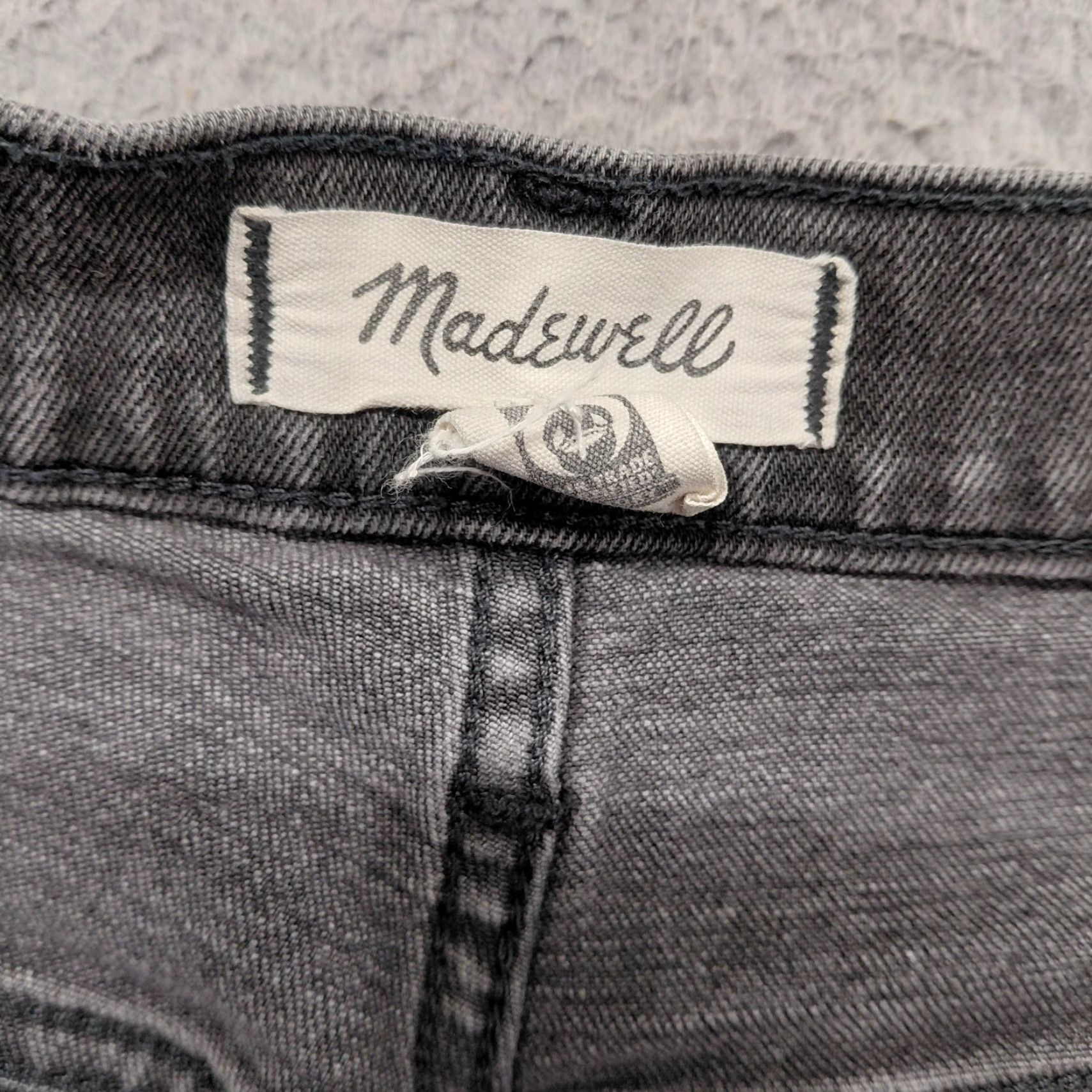 Madewell Madewell Jeans Women’s 28P Black Denim Classic Straight 5 Pocket Stretch Slim Fit Pocket Zipper Button Casual Workwear City 90s Mens Womens Girls? Size 28" / US 6 / IT 42 - 5 Thumbnail