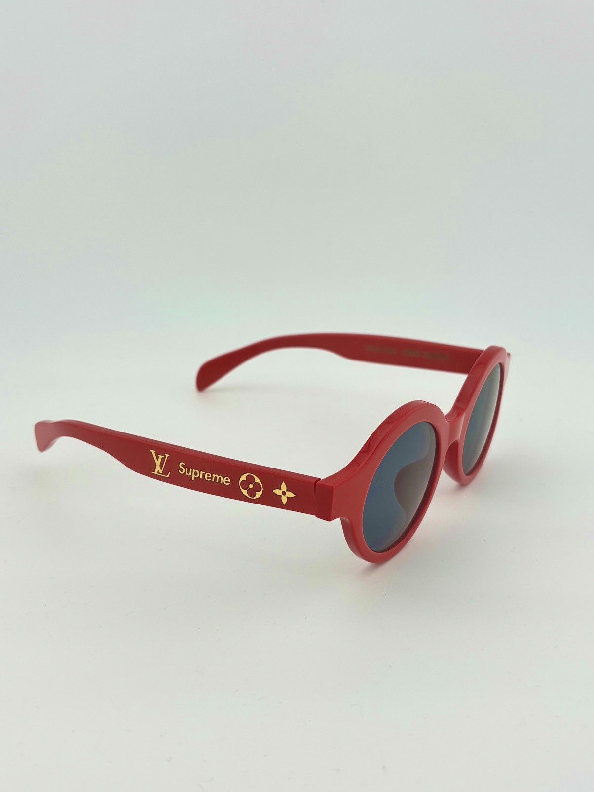 LOUIS VUITTON X SUPREME DOWNTOWN ROUND SUNGLASSES - Main Image
